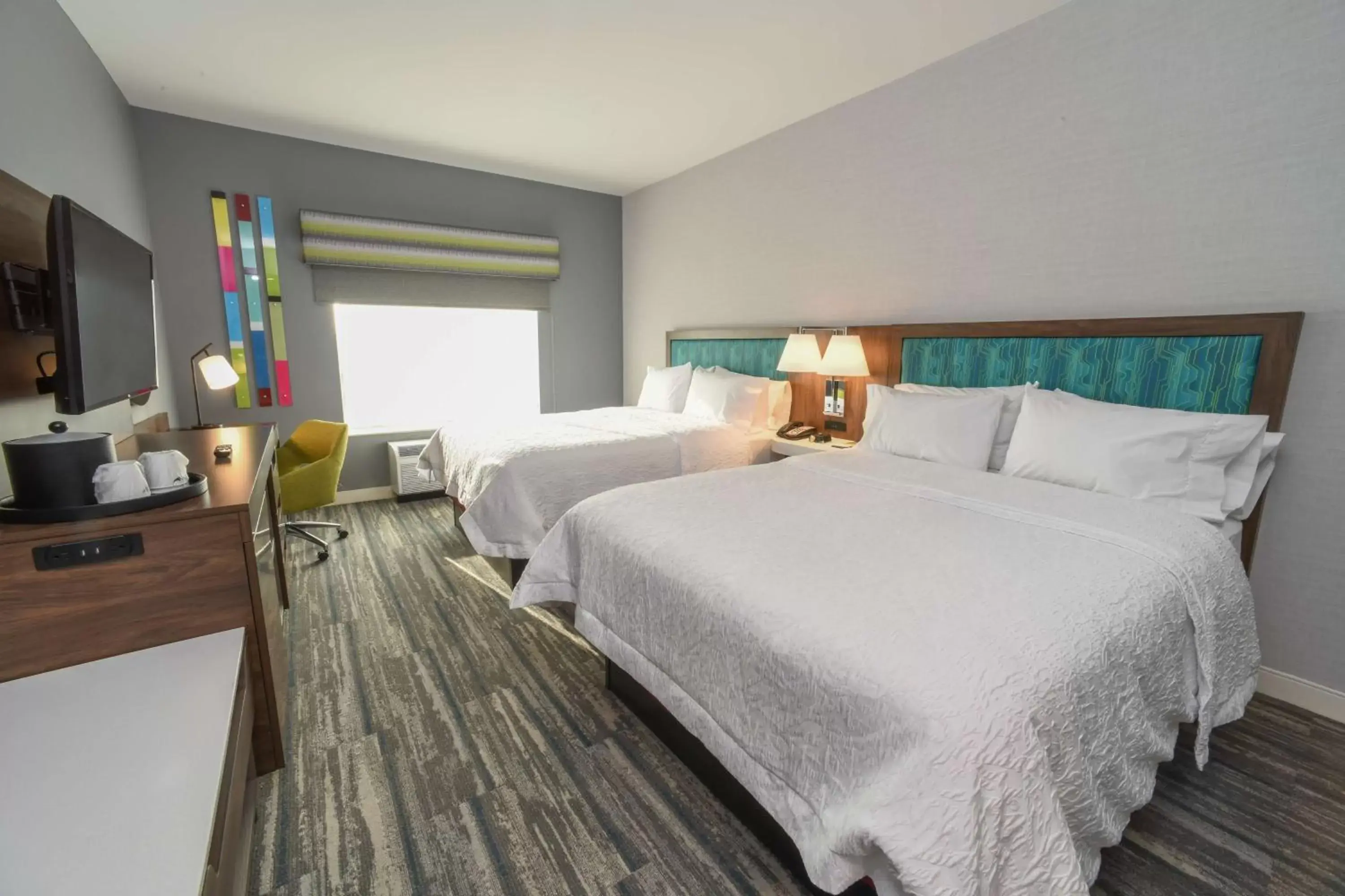 Bedroom, Bed in Hampton Inn & Suites Cincinnati Liberty Township