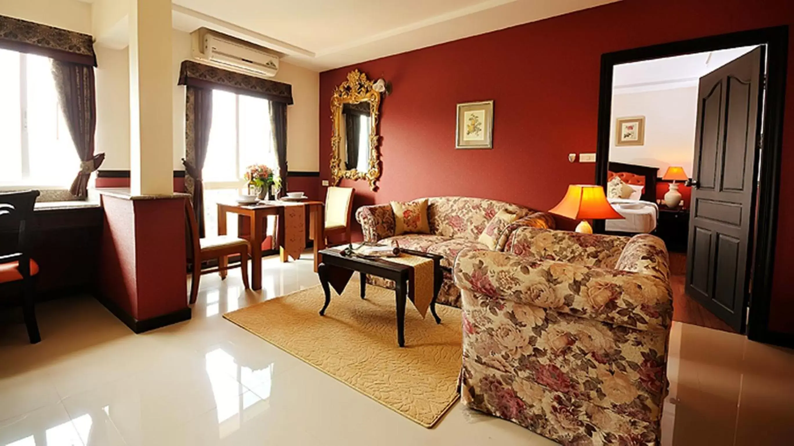 Living room, Seating Area in The Airport Greenery Hotel