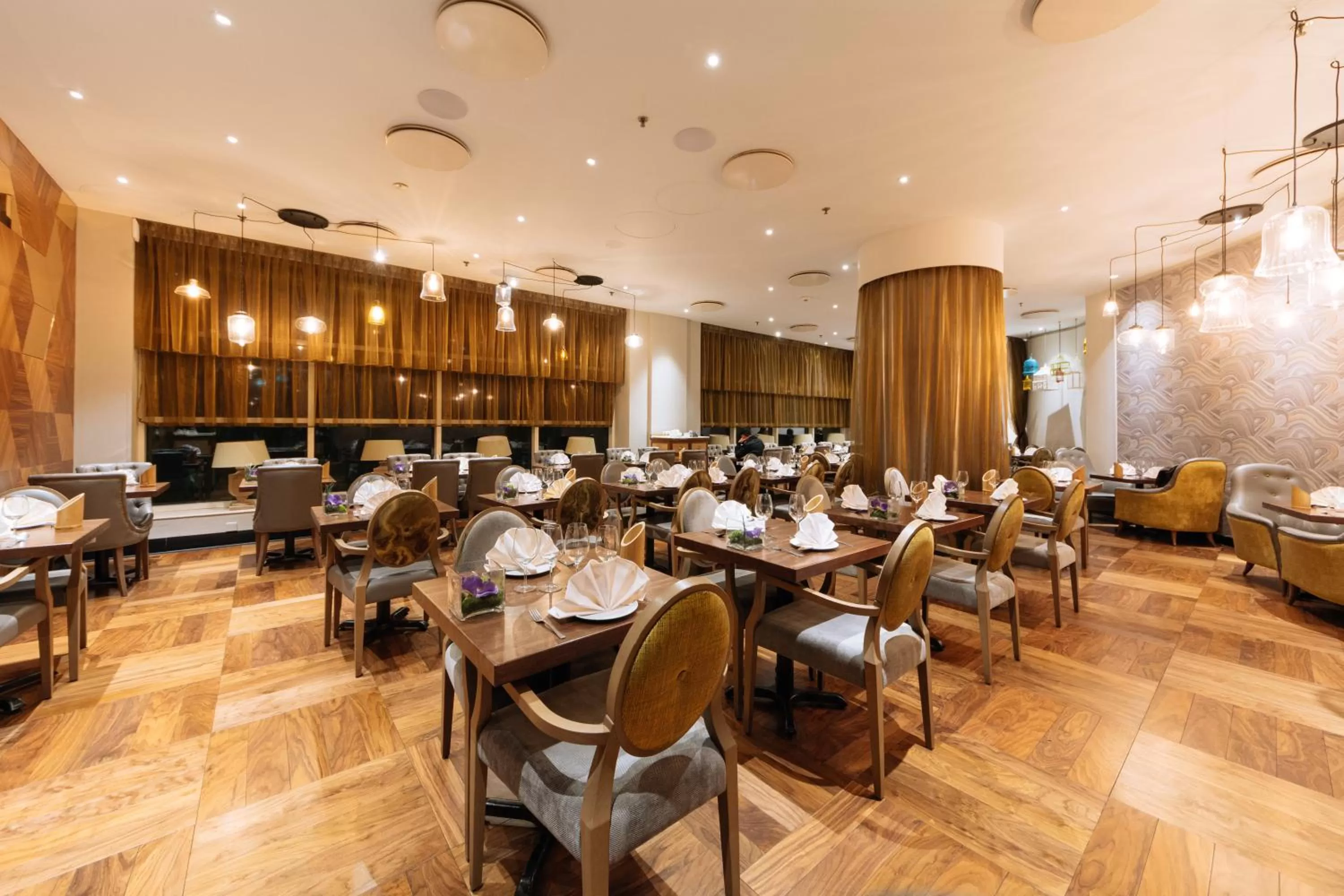 Restaurant/places to eat in Sofitel London Gatwick