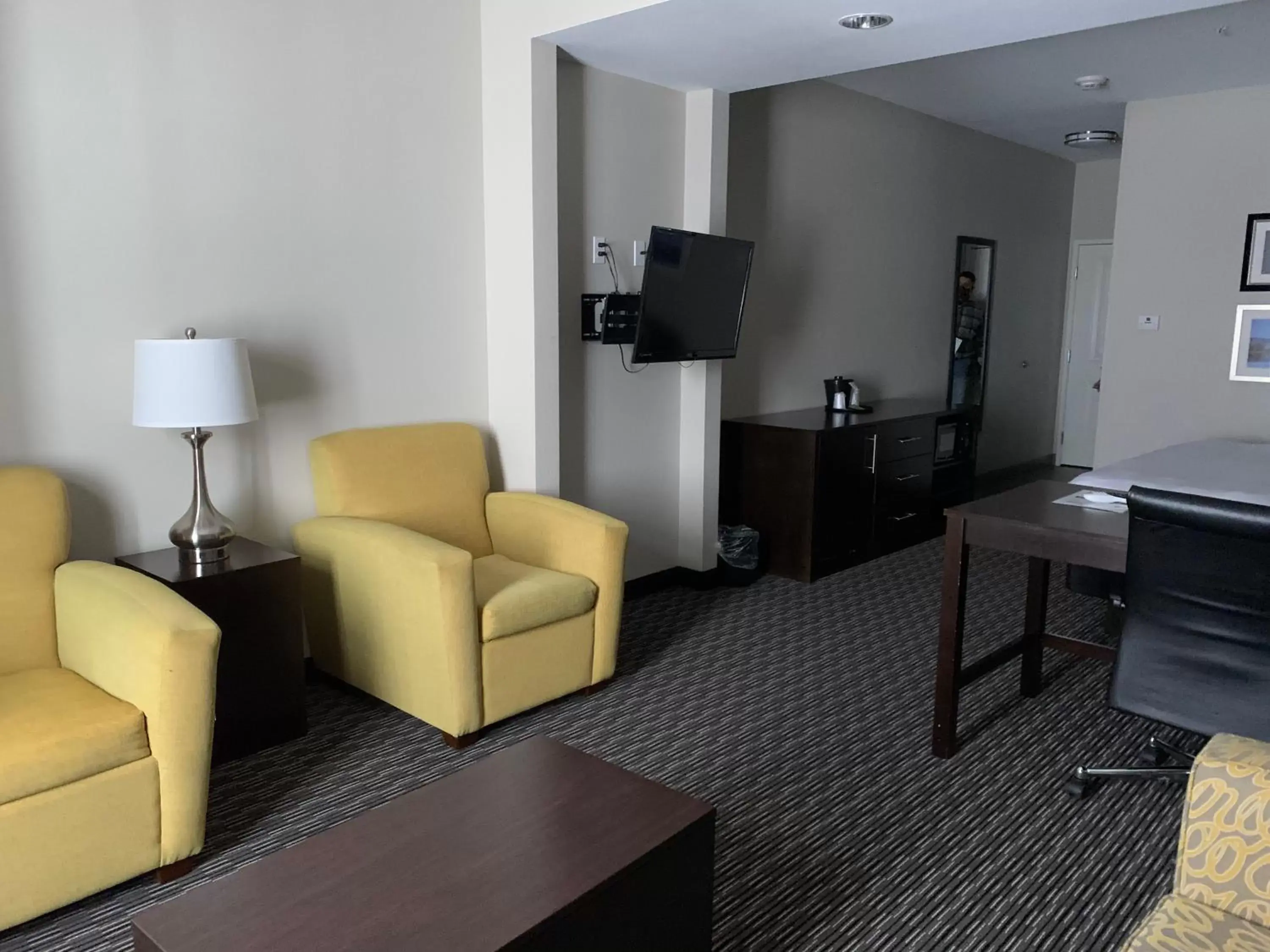 Deluxe King Suite - Non-Smoking in La Quinta by Wyndham Billings Deluxe King Suite - Non-Smoking in La Quinta by Wyndham Billings