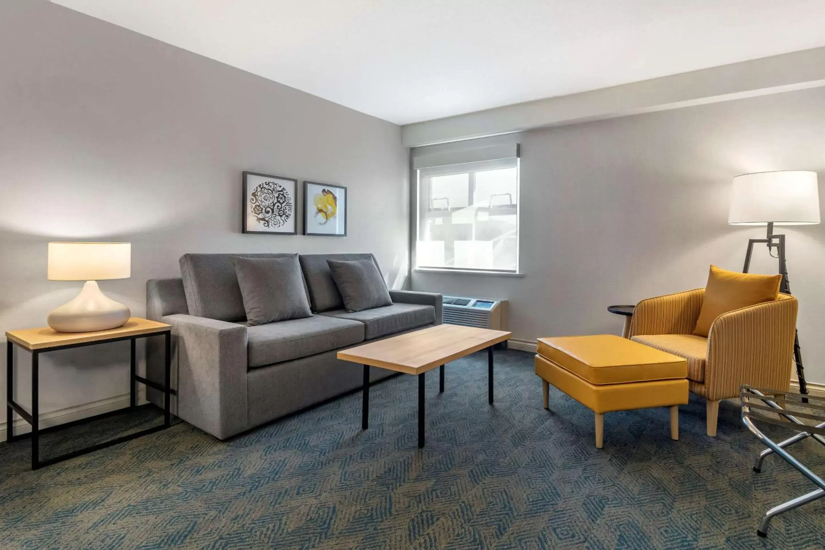 Bedroom, Seating Area in Clarion Hotel & Conference Centre