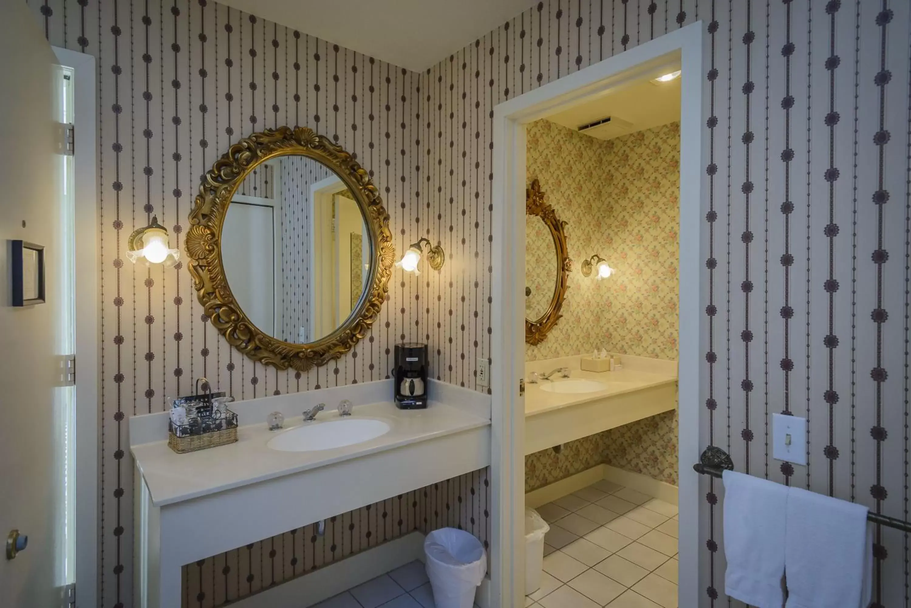 Bathroom in Hill House Inn