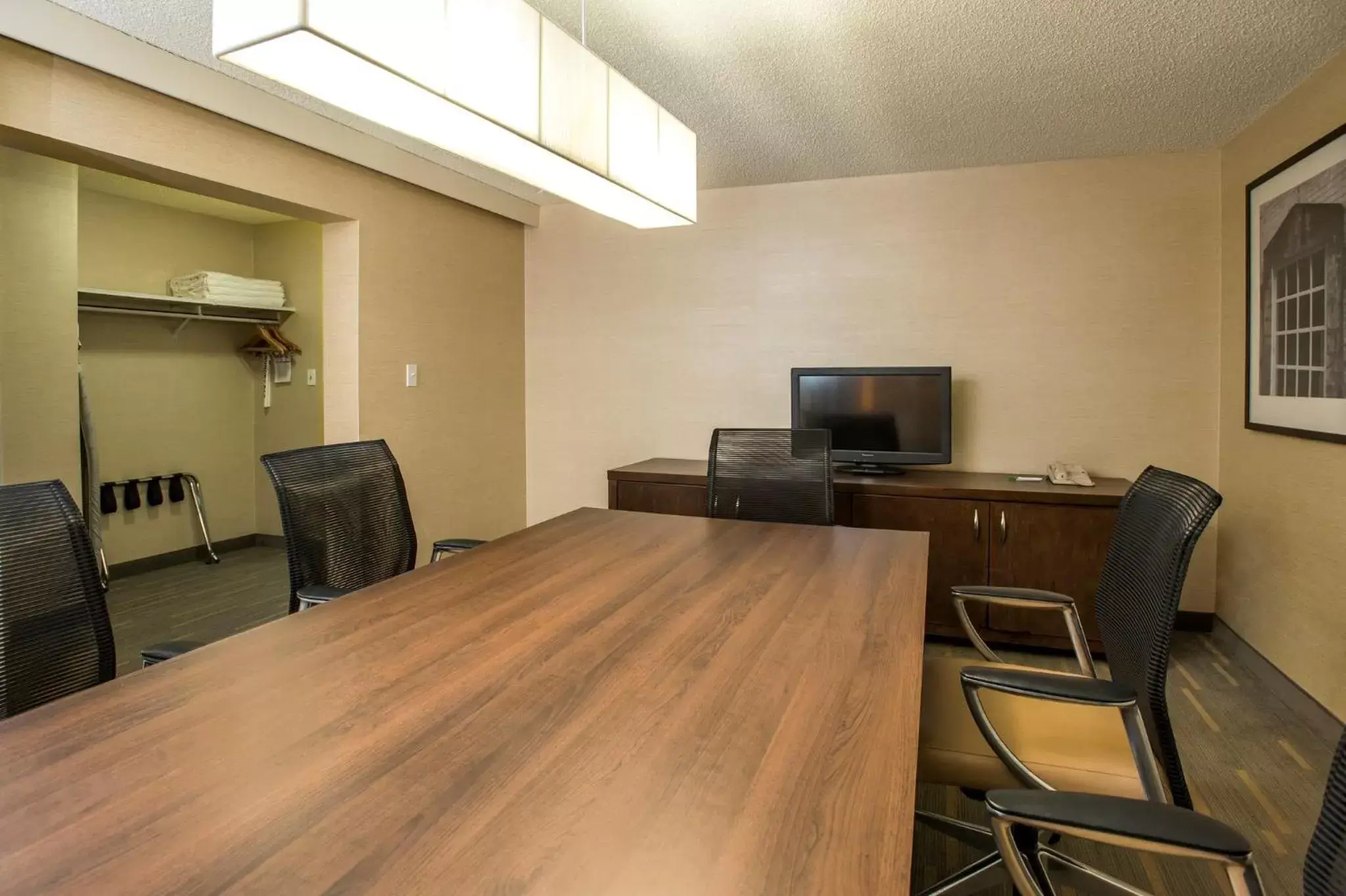 Photo of the whole room in Holiday Inn Lethbridge, an IHG Hotel