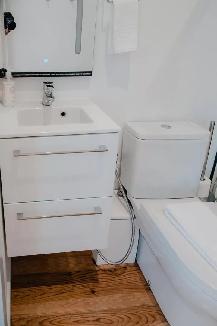 Bathroom in Le Premier Lisbon Suites