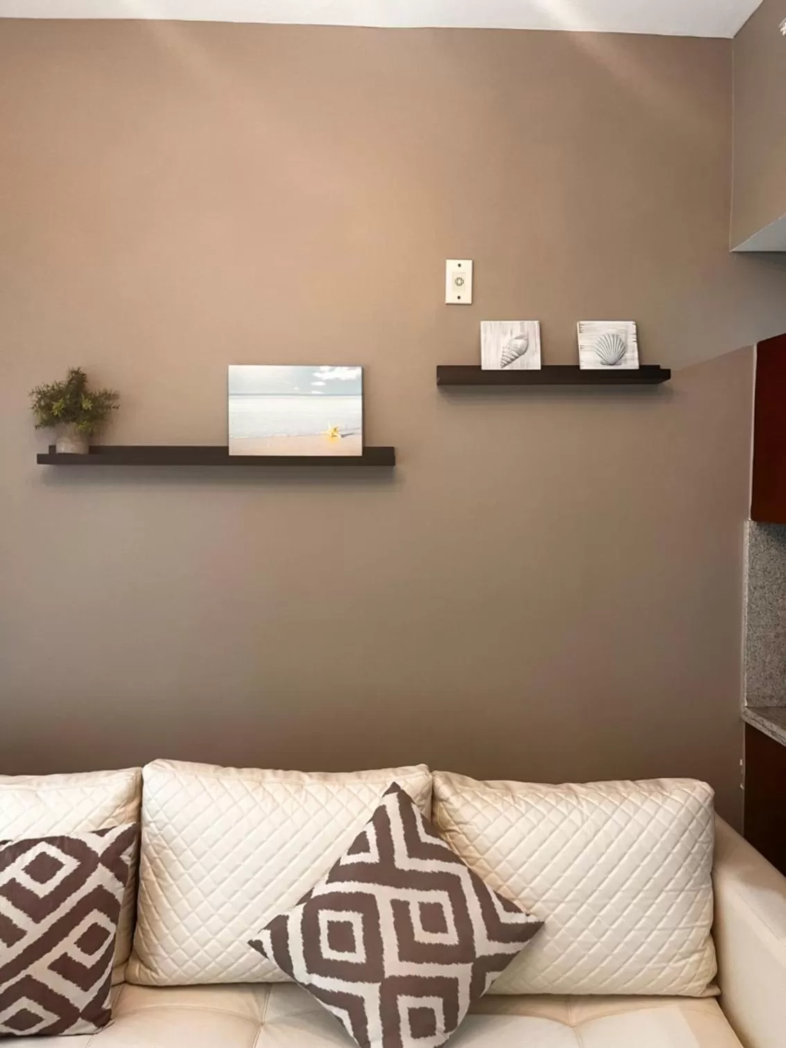 Living room, Bed in Suites at The Strand on Ocean Drive