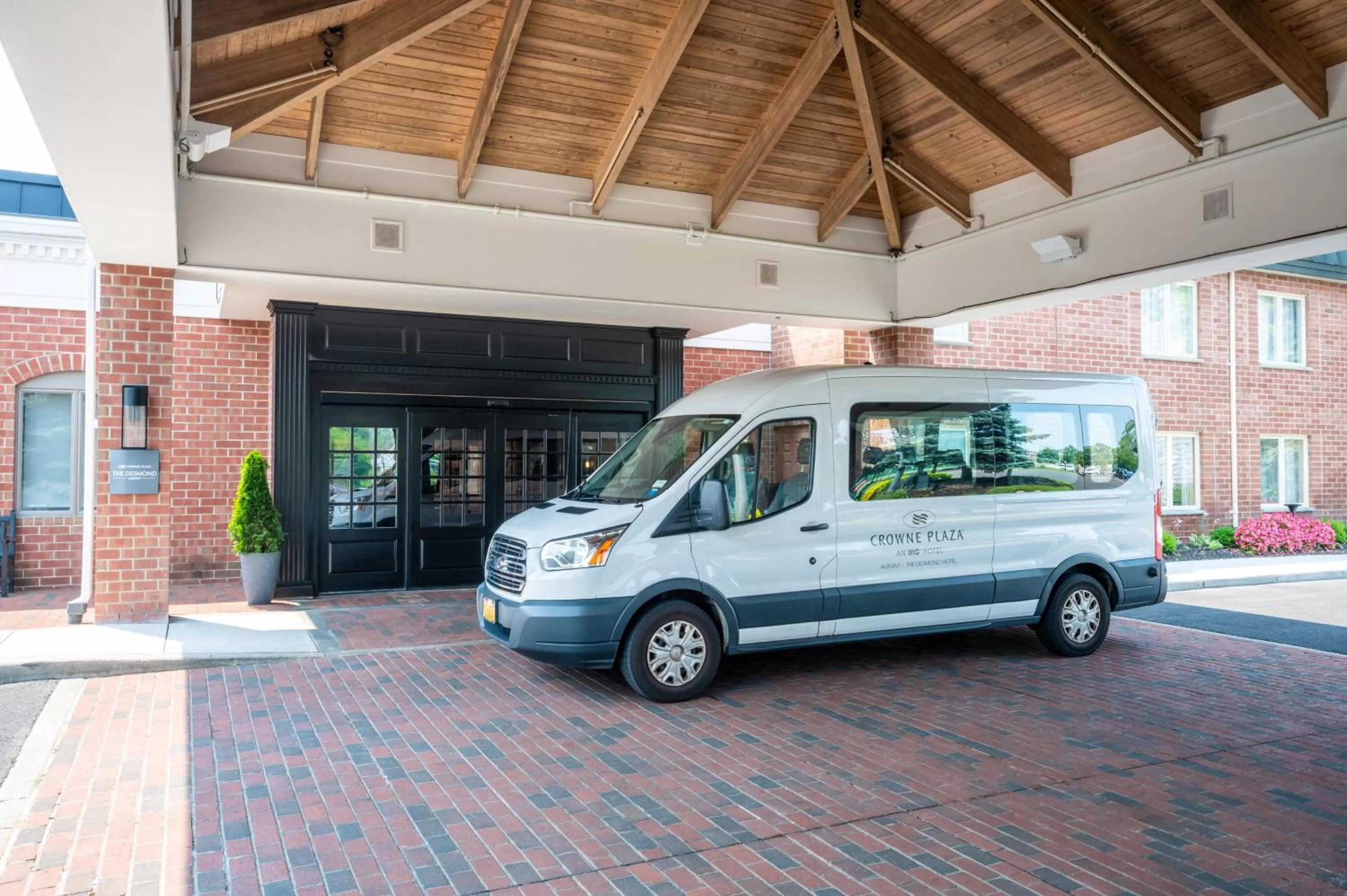 Lobby or reception in Crowne Plaza Albany - The Desmond Hotel