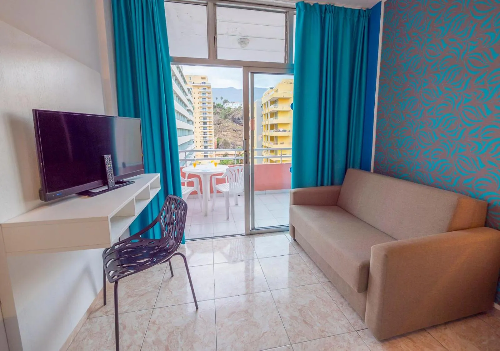 Photo of the whole room in Checkin Concordia Playa