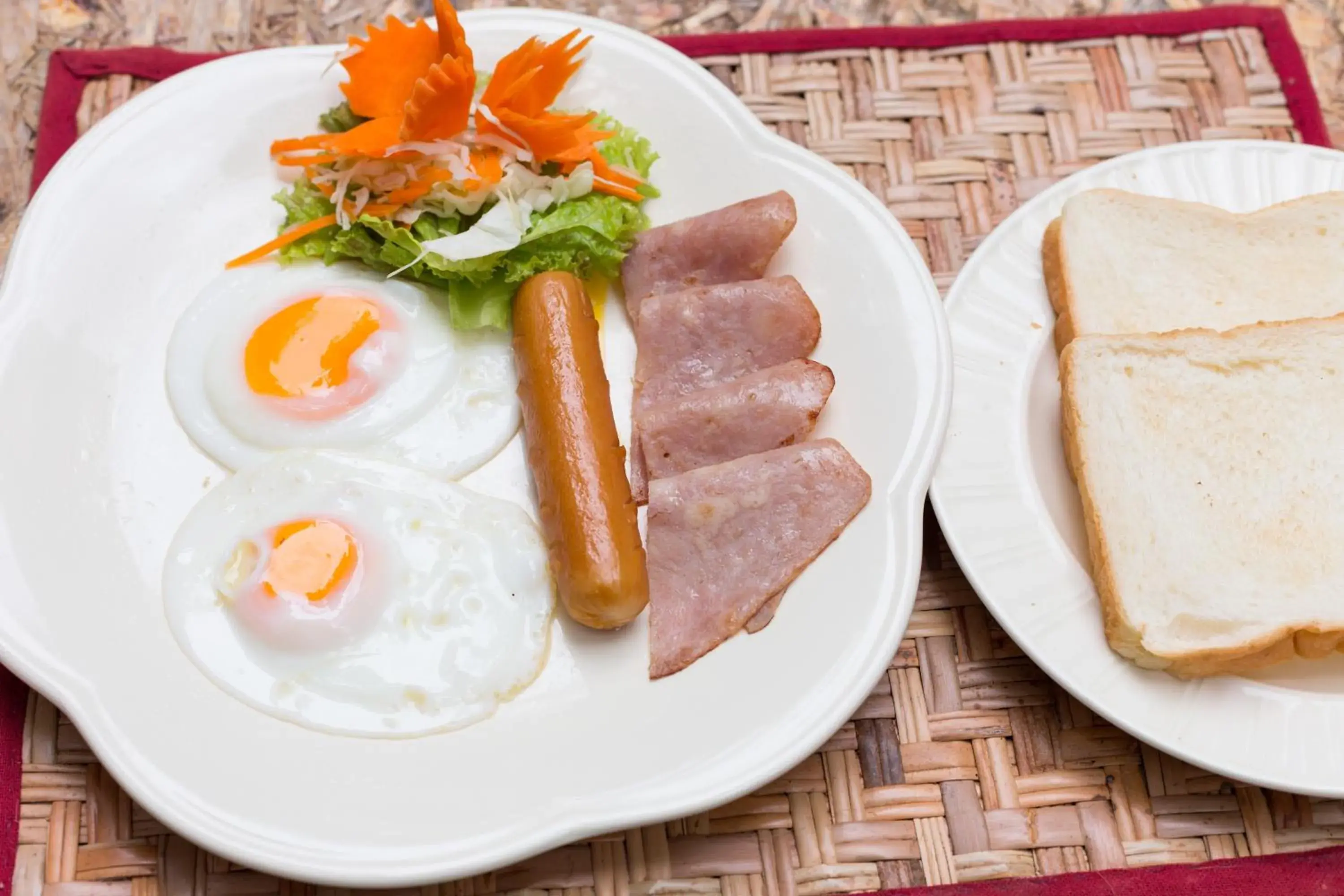 Breakfast, Food in Hern Lhin Natural Resort