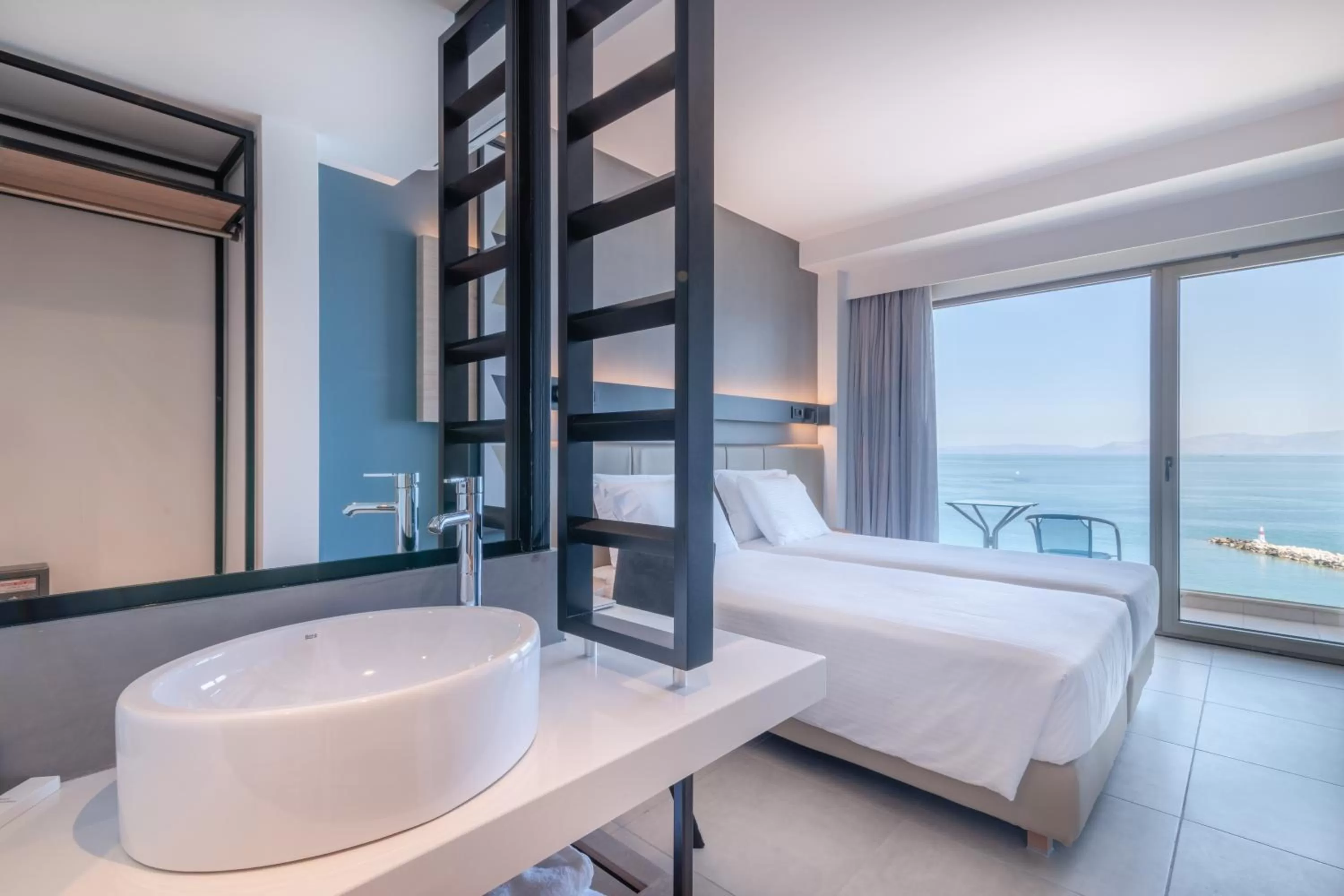 Bed in Hotel Avra by Smile hotels - Free Airport Shuttle