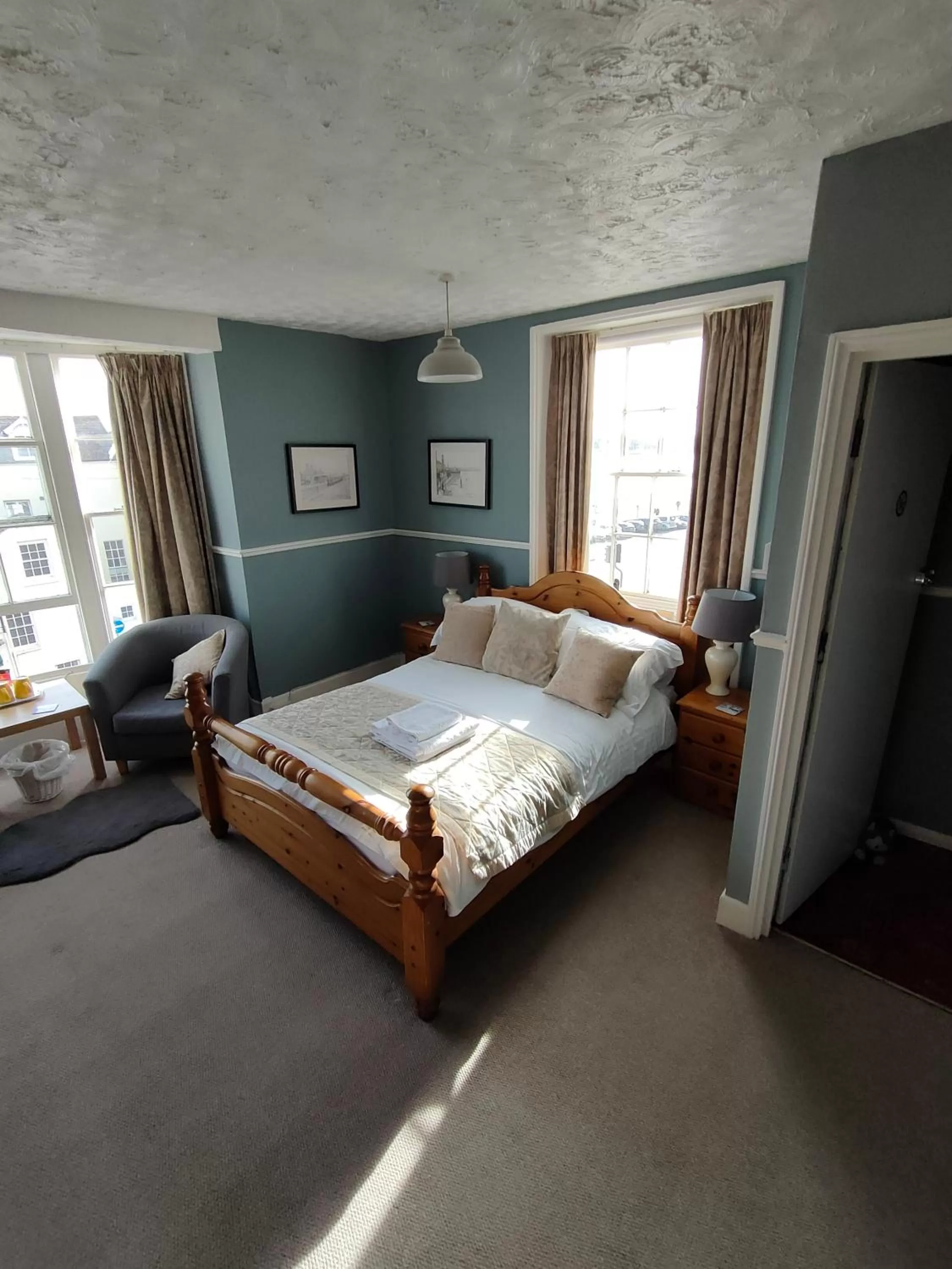 Bed in Valentine Guest House