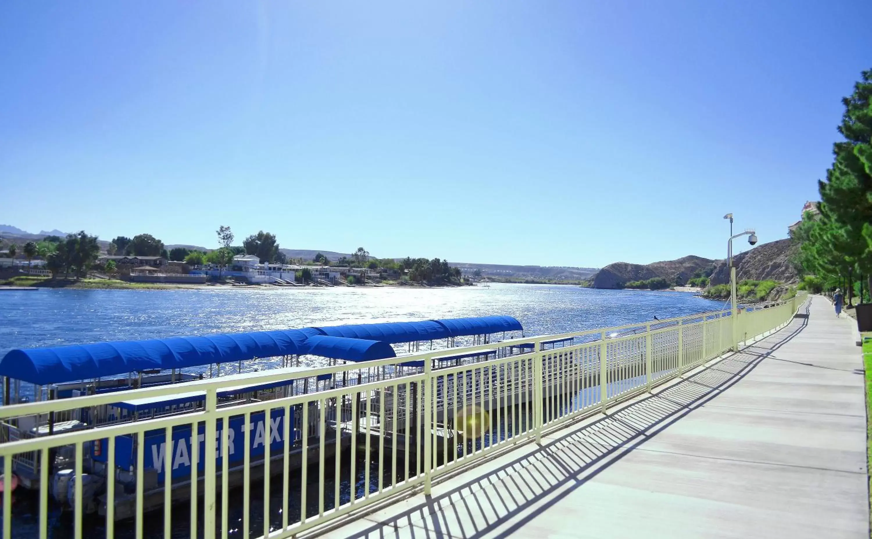Facade/entrance in Laughlin River Lodge Facade/entrance in Laughlin River Lodge