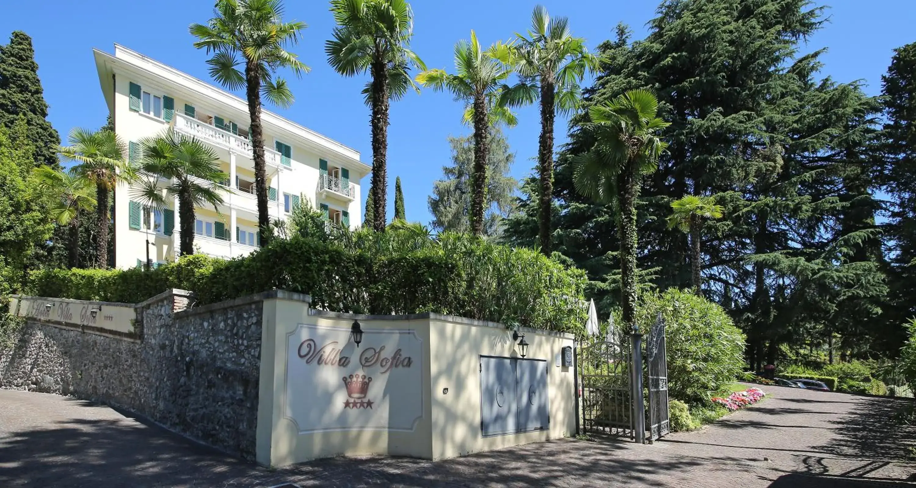Facade/entrance in Villa Sofia Hotel Facade/entrance in Villa Sofia Hotel