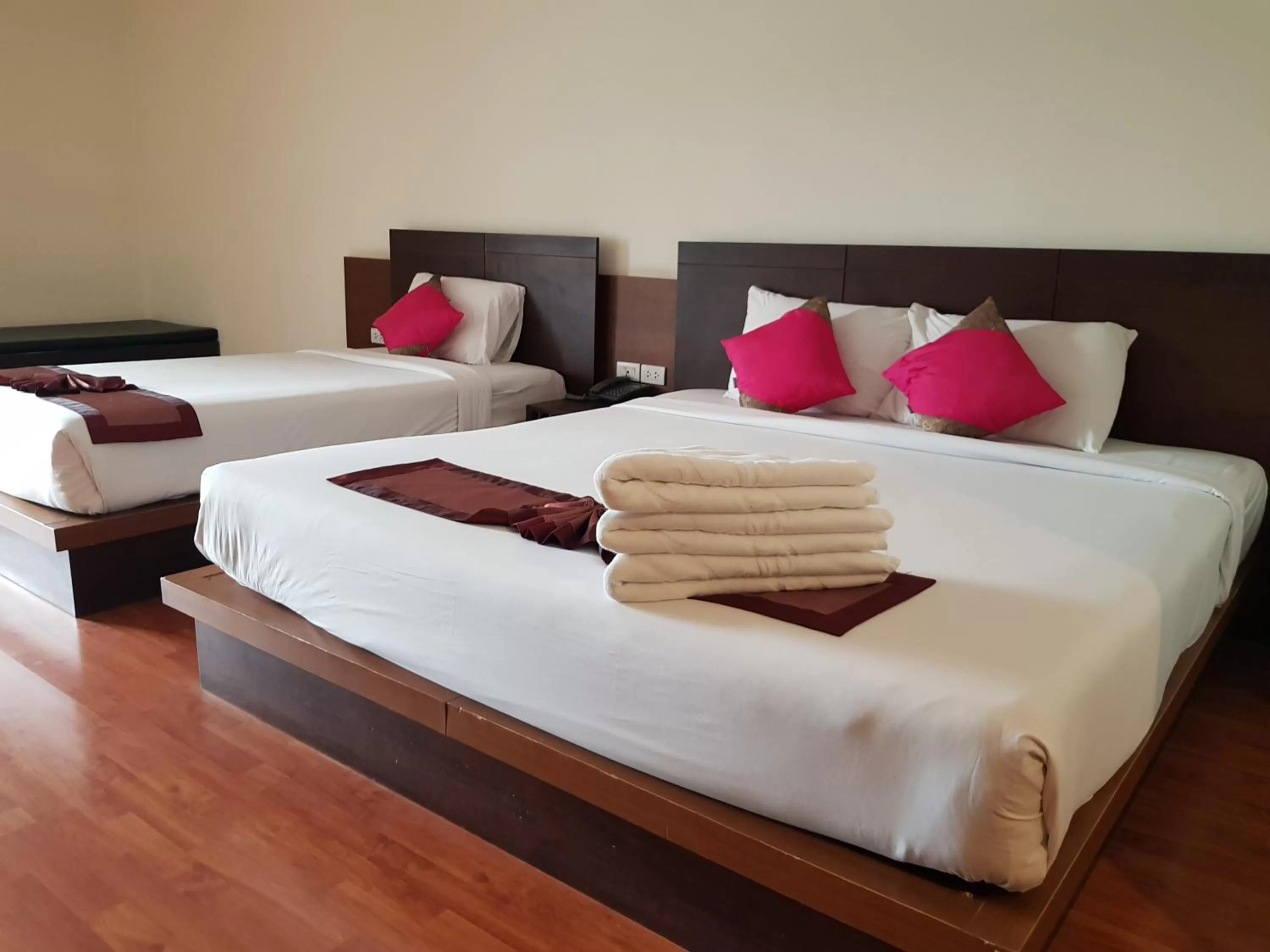Bed in Pangviman Place Resotel SHA Plus