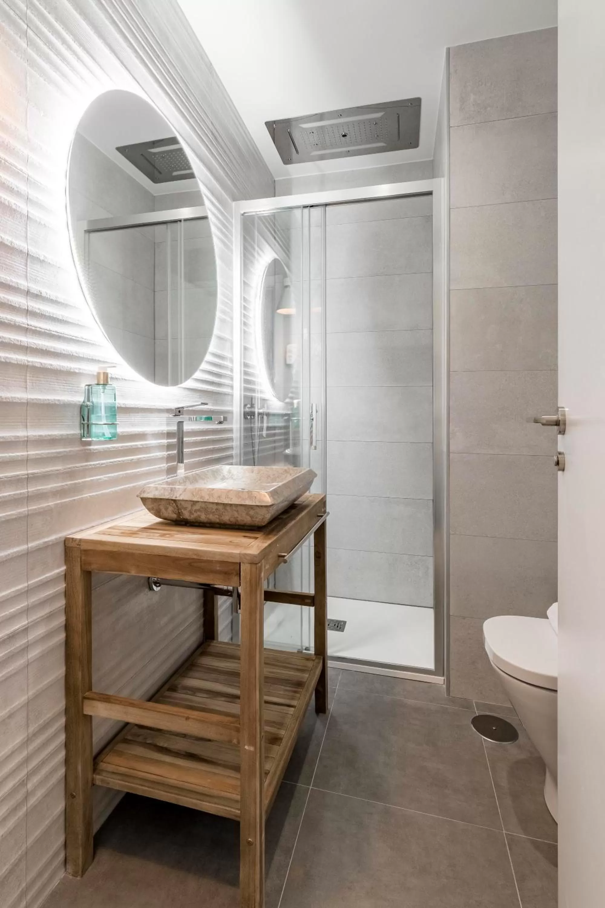 Bathroom in Dobo Marco Polo