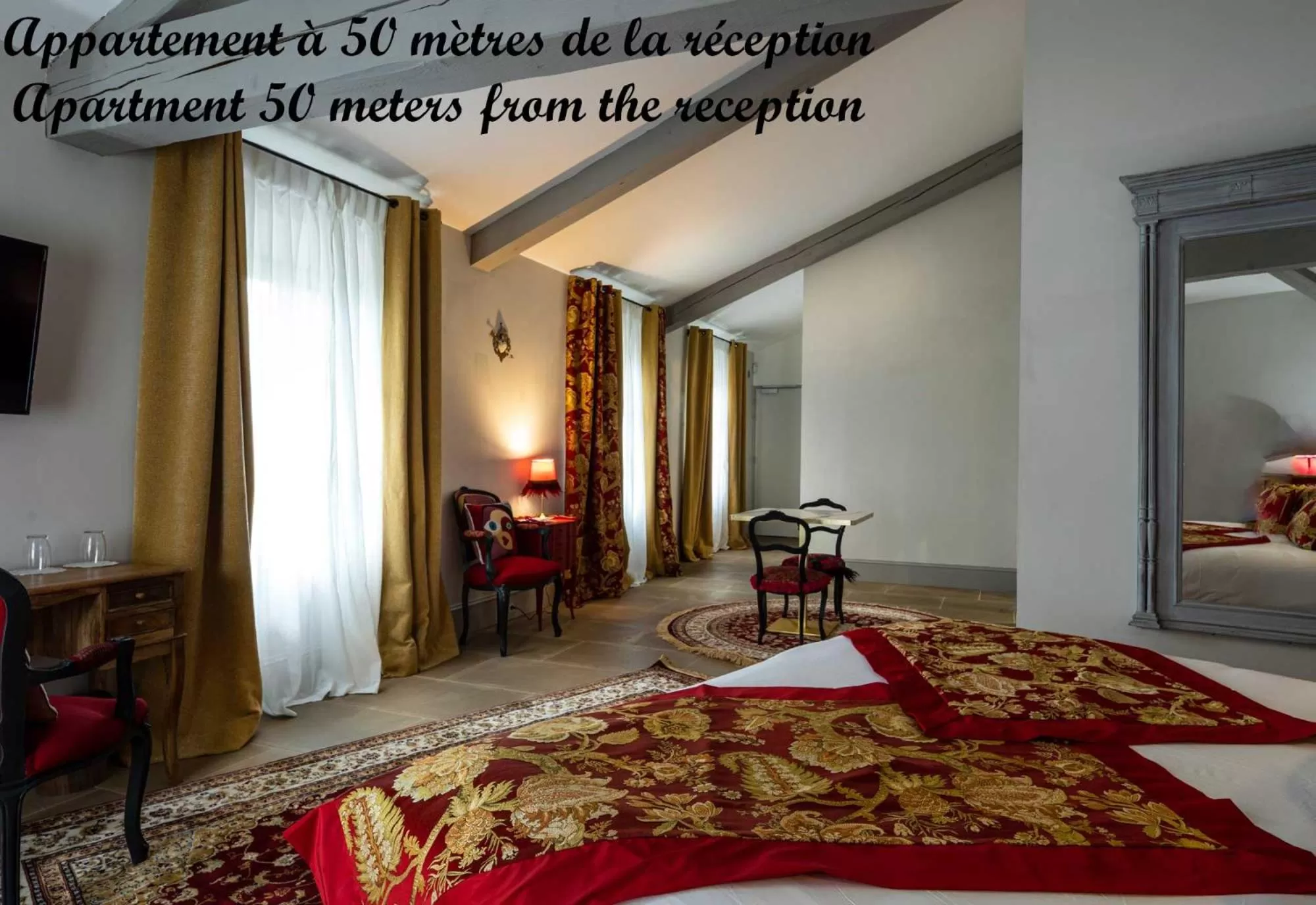 Bed in Le Clos Violette et Le 11 D'Aglaé - Hôtel de Charme Design de Luxe