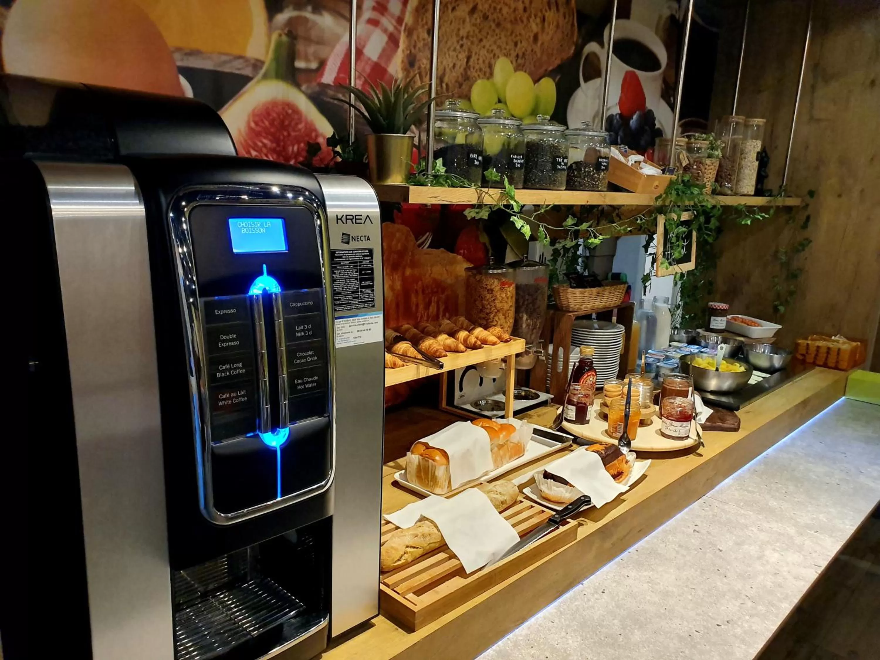 Food and drinks in Cit'hotel Design Booking Evry Saint-Germain-lès-Corbeil Sénart