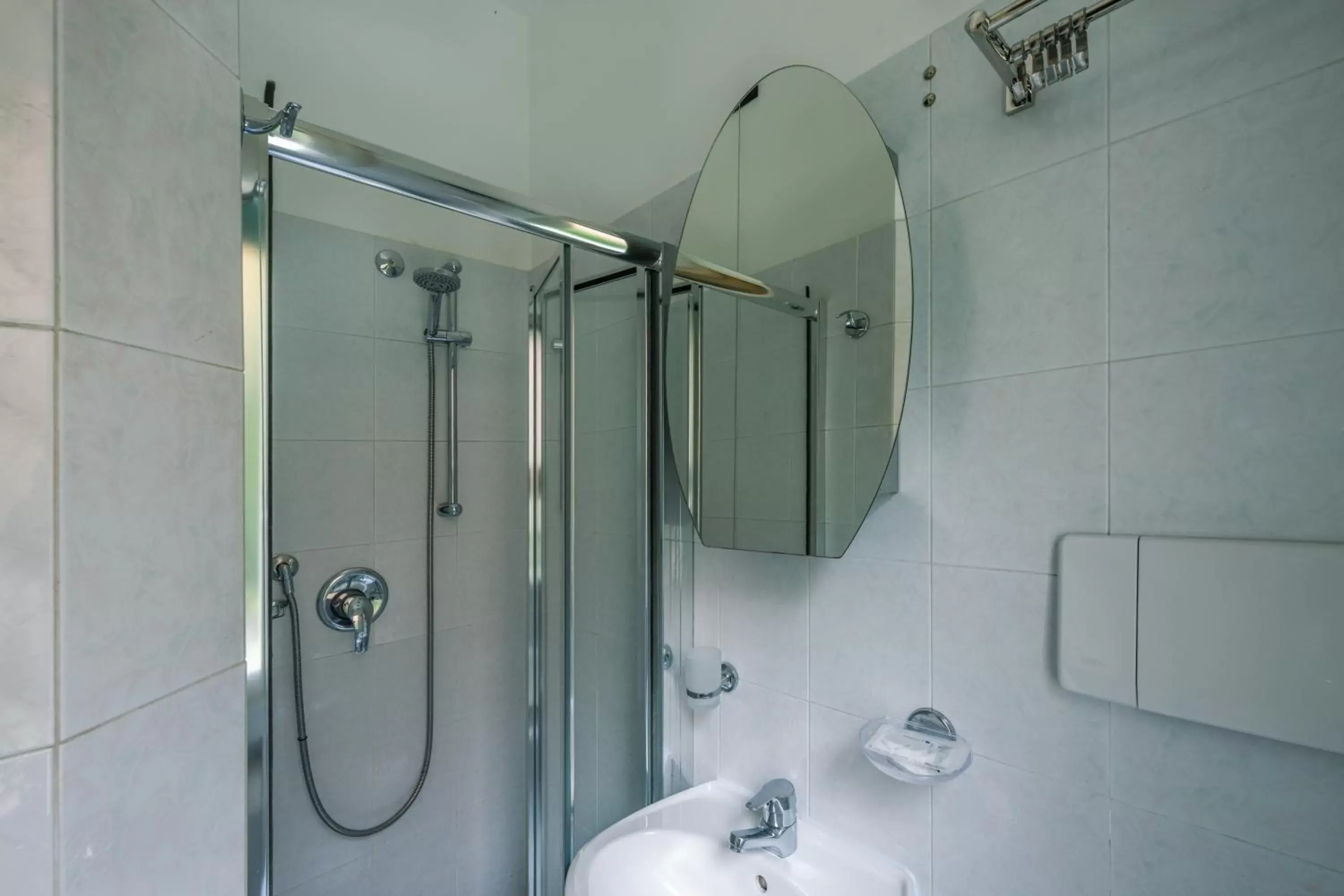 Shower, Bathroom in Hotel Apostoli Garden