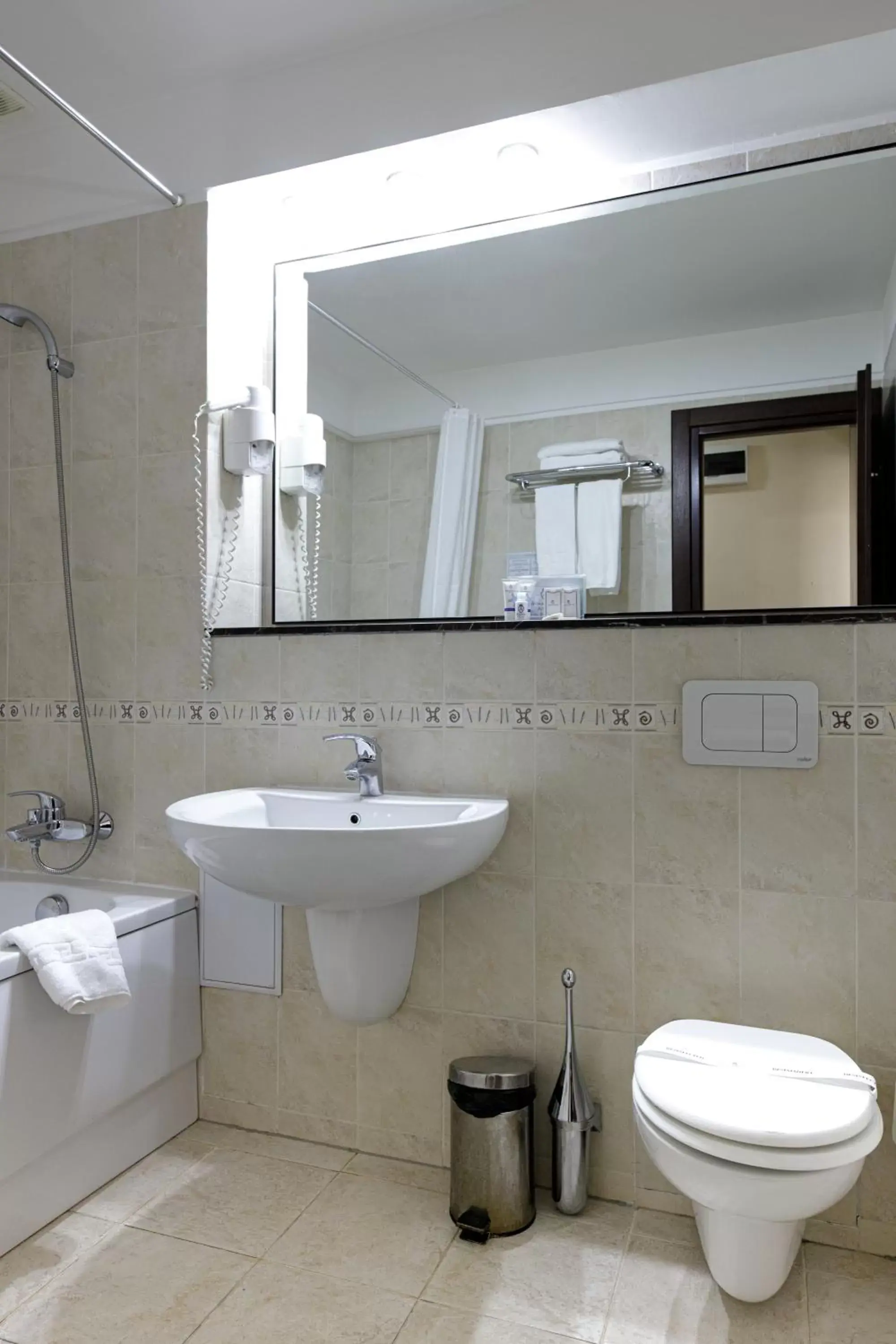 Toilet, Bathroom in Atrium Hotel Ateneu City Center