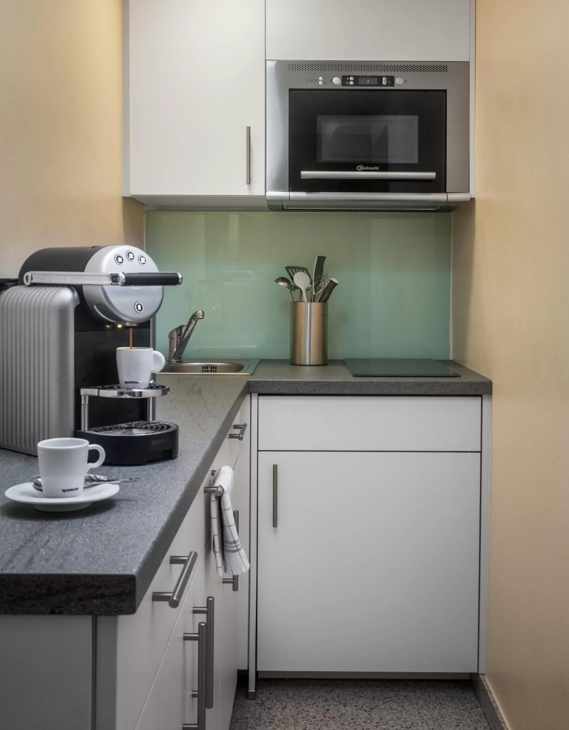 Coffee/tea facilities, Kitchen/Kitchenette in Appartement-Hotel an der Riemergasse