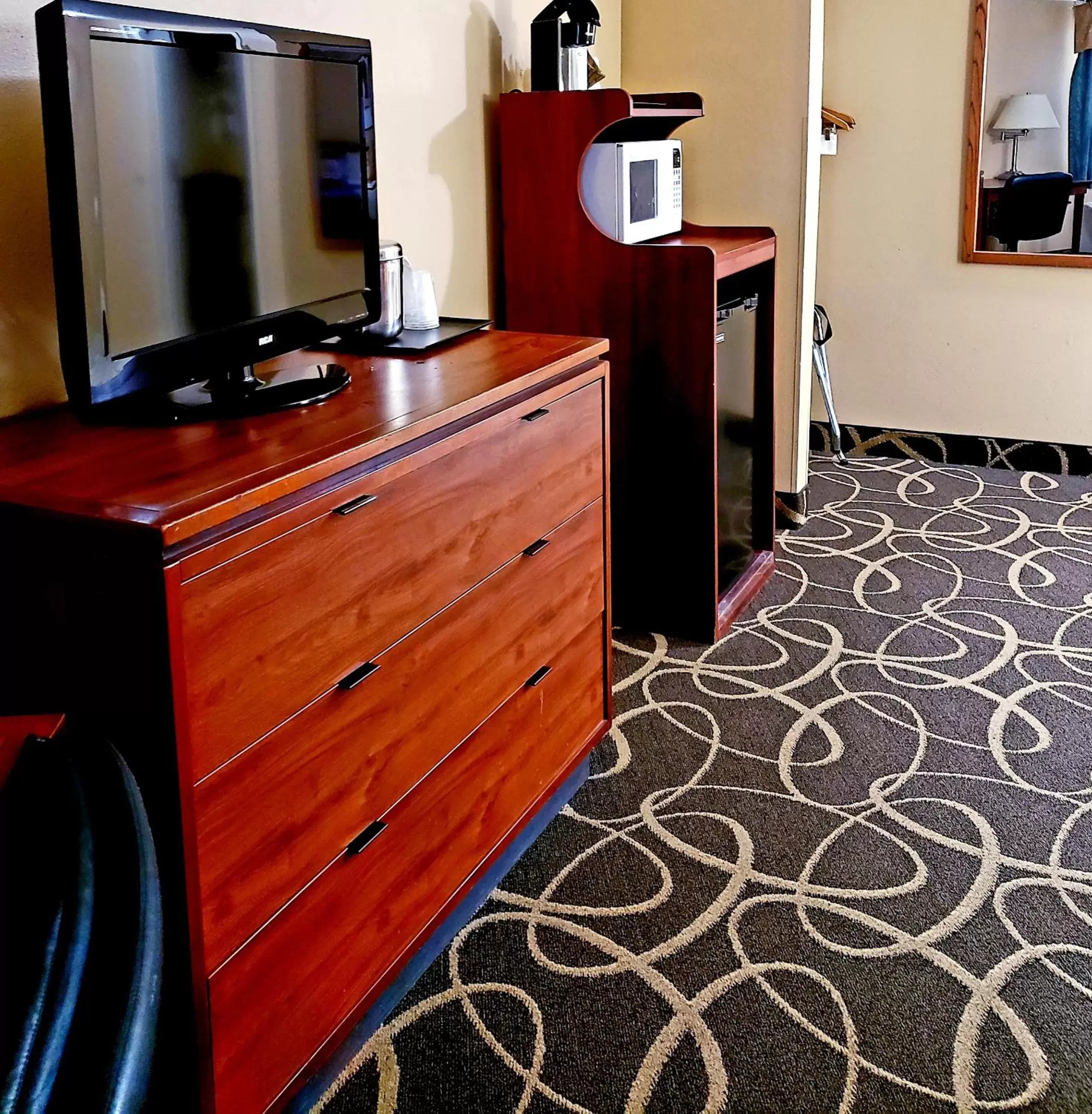 TV/Entertainment Center in SureStay Plus Hotel by Best Western Black River Falls