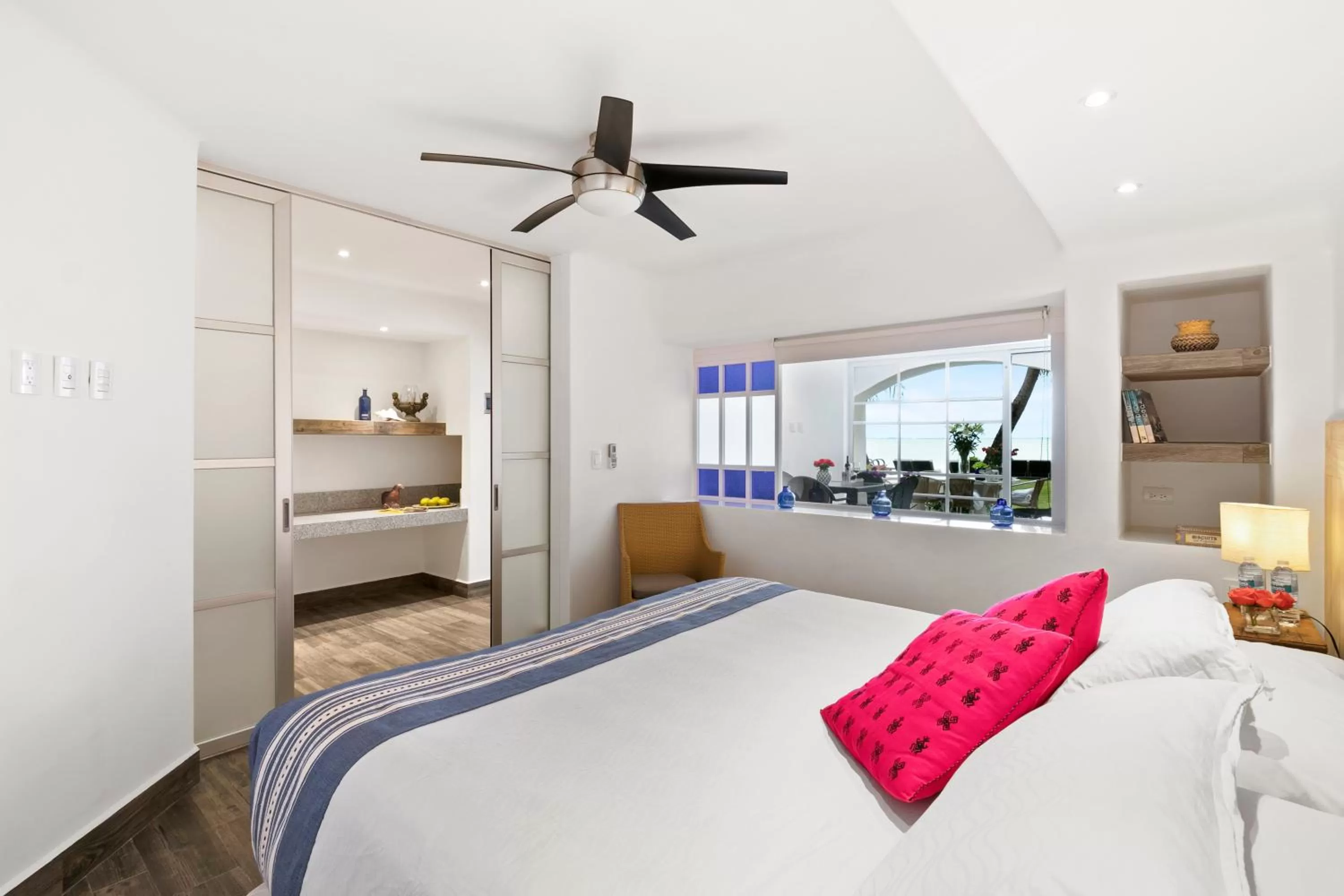 Bed in Casa Tortugas Boutique Hotel - CANCUN Hidden Gem