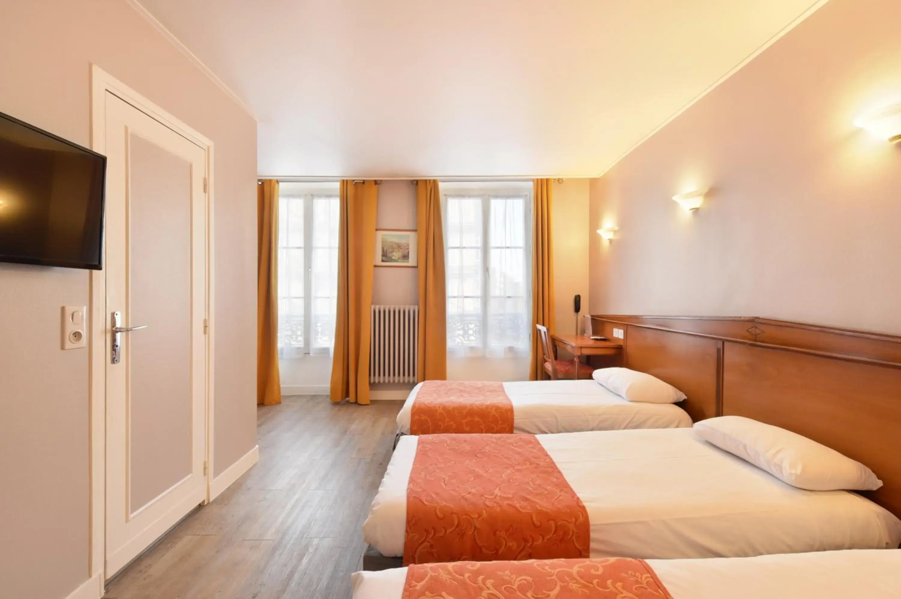 TV and multimedia, Bed in New Hôtel Gare Du Nord