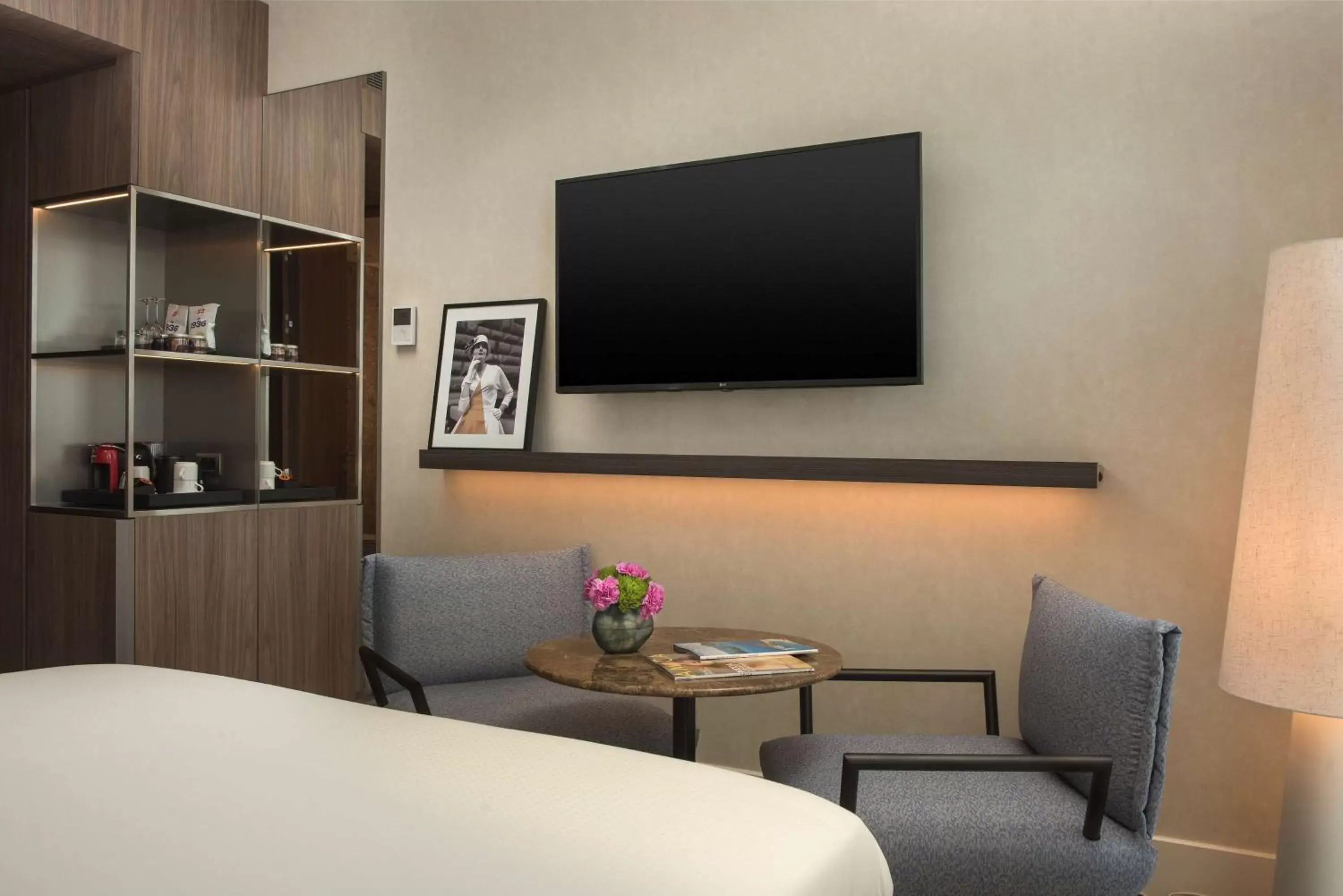 Bedroom, TV/Entertainment Center in NH Collection Milano CityLife