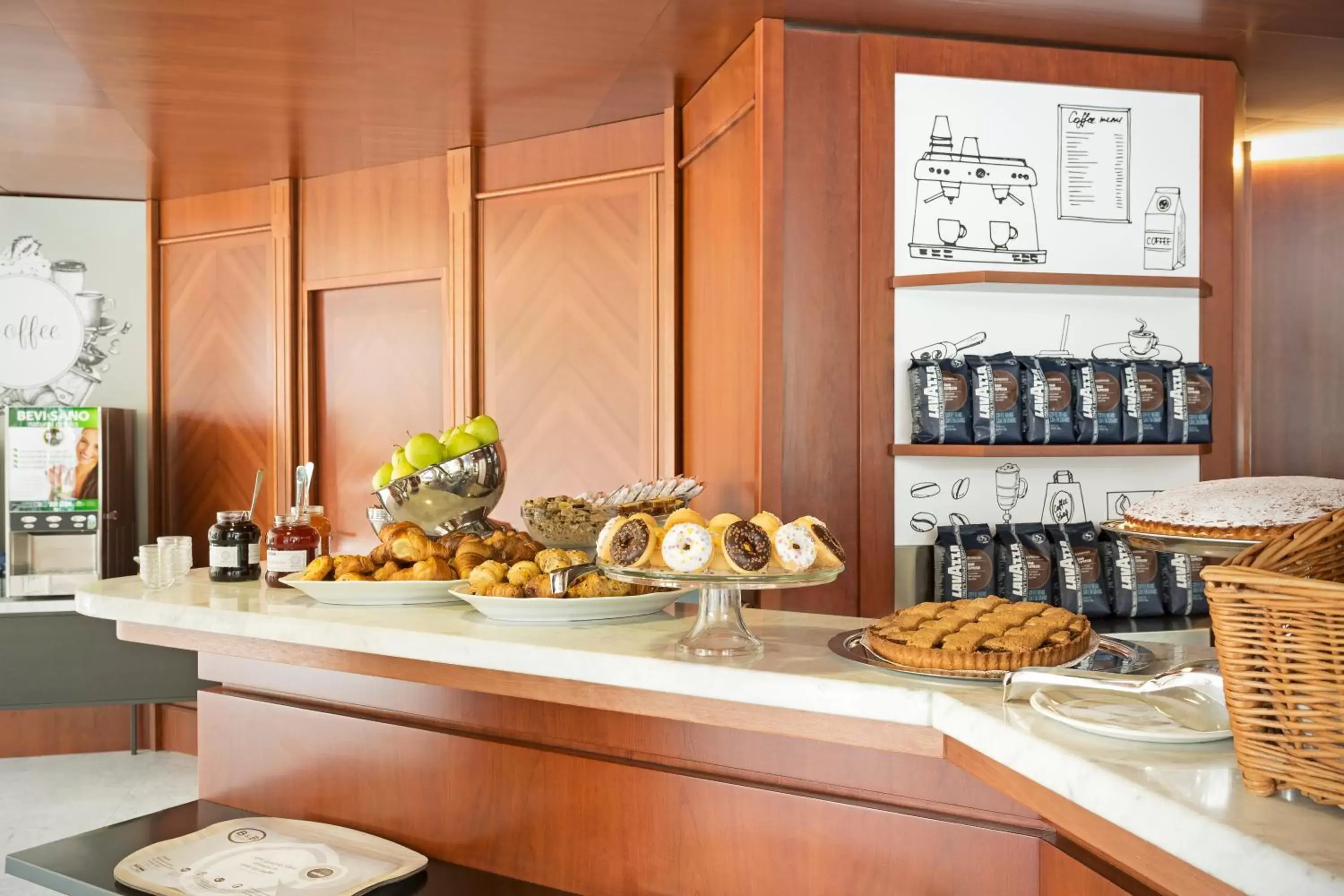 Continental breakfast, Food in B&B Hotel Modena