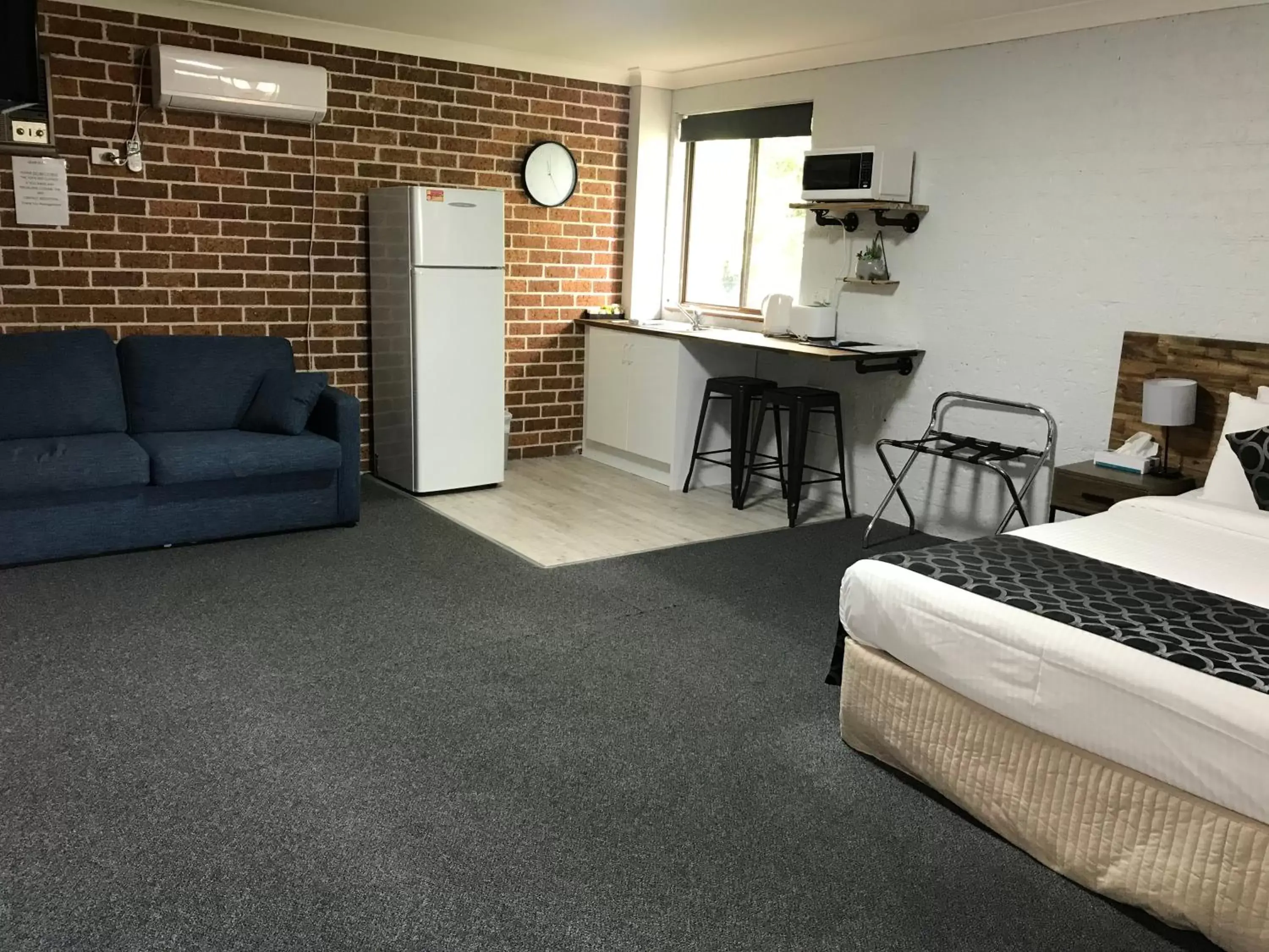 Family Suite with Balcony in Coffs Shearwater Motel Family Suite with Balcony in Coffs Shearwater Motel