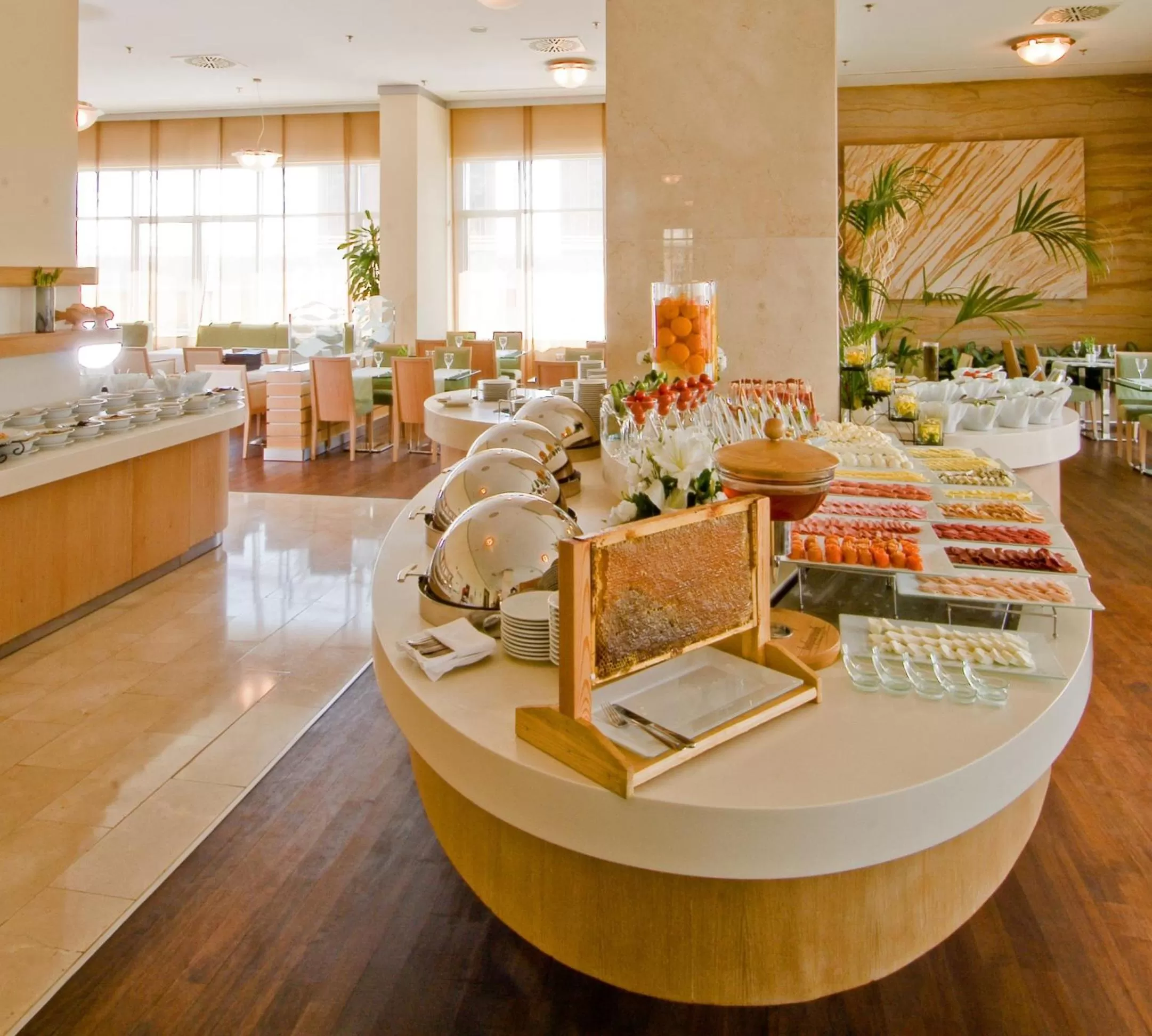 Restaurant/places to eat in WOW Istanbul Hotel