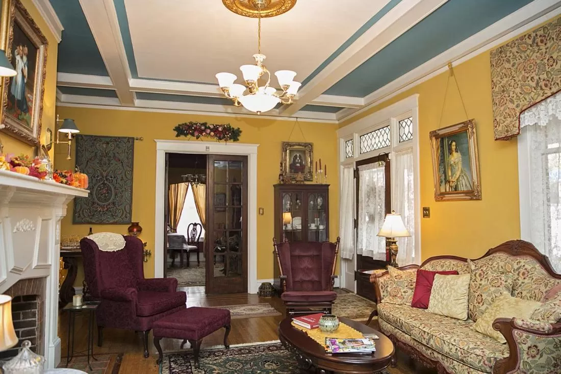 Living room, Seating Area in The Inn on Front Street