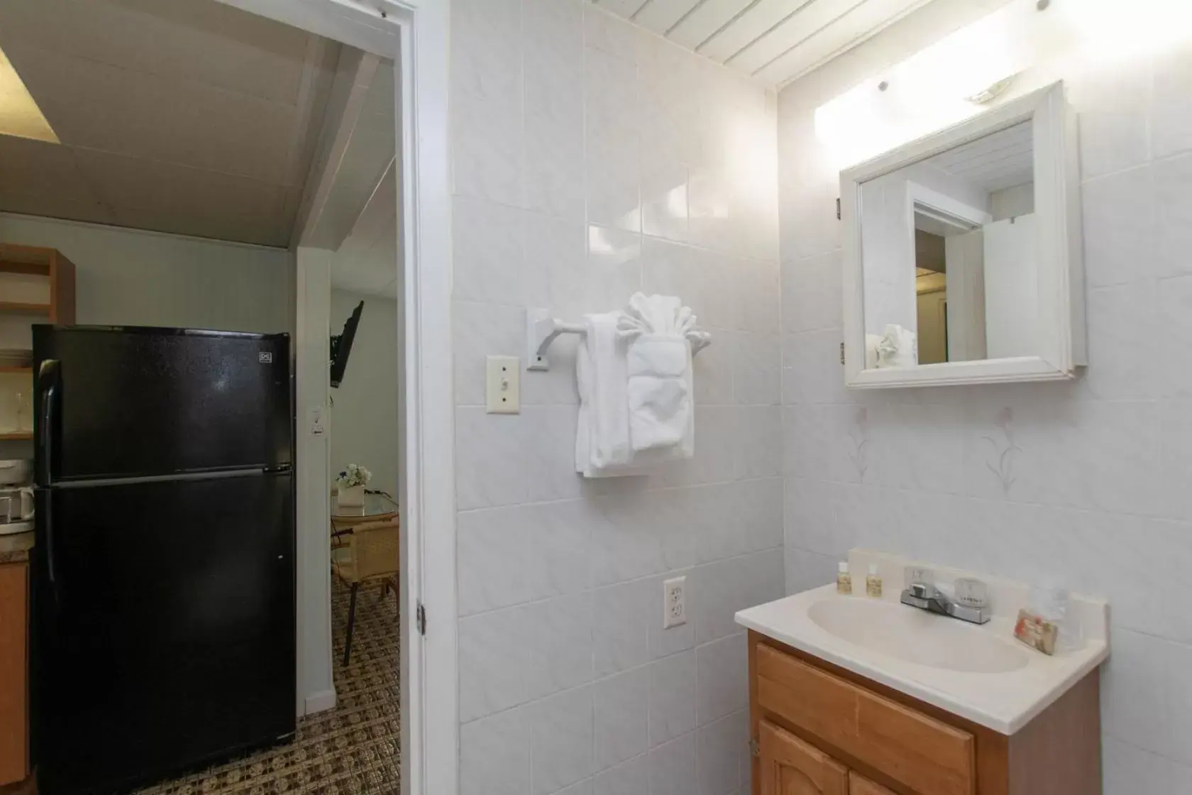 Bathroom in Sunset Cove Beach Resort