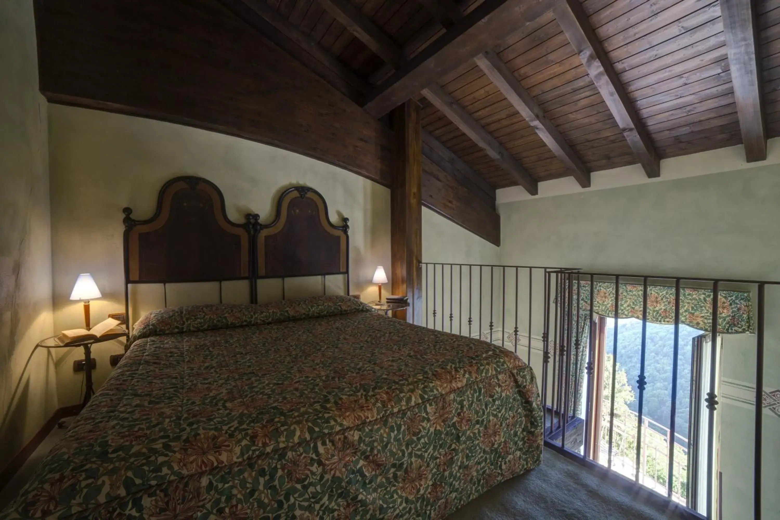 Bed in Al Borducan Romantic Hotel - Adults Only