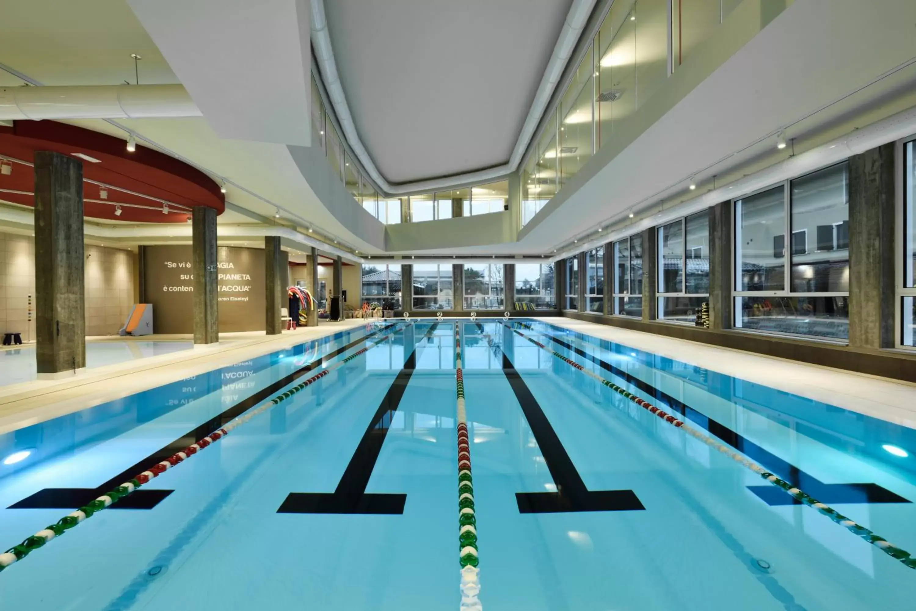 Swimming Pool in Hotel Villa Glicini