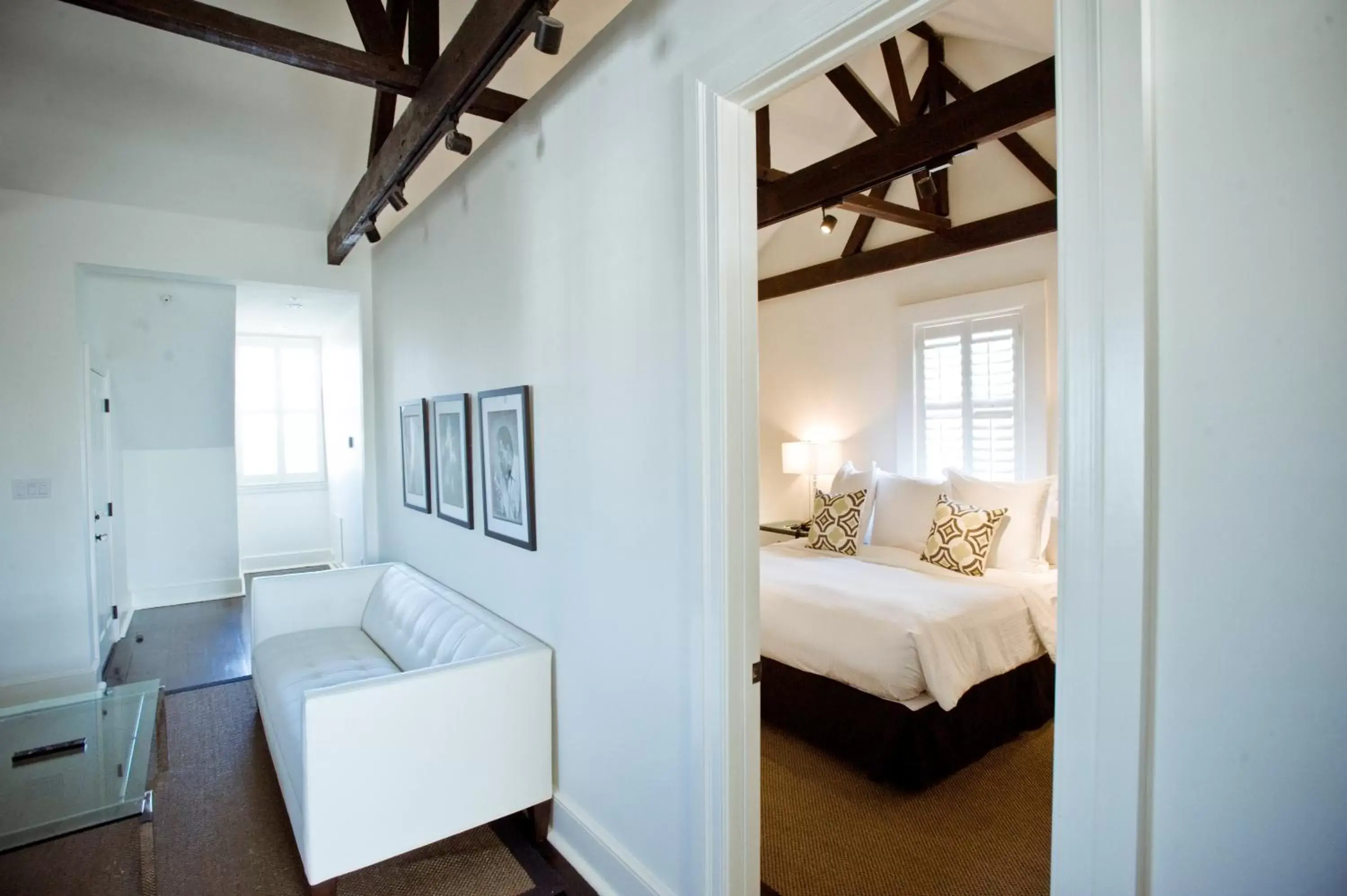 Photo of the whole room, Bed in Melrose Mansion Suites