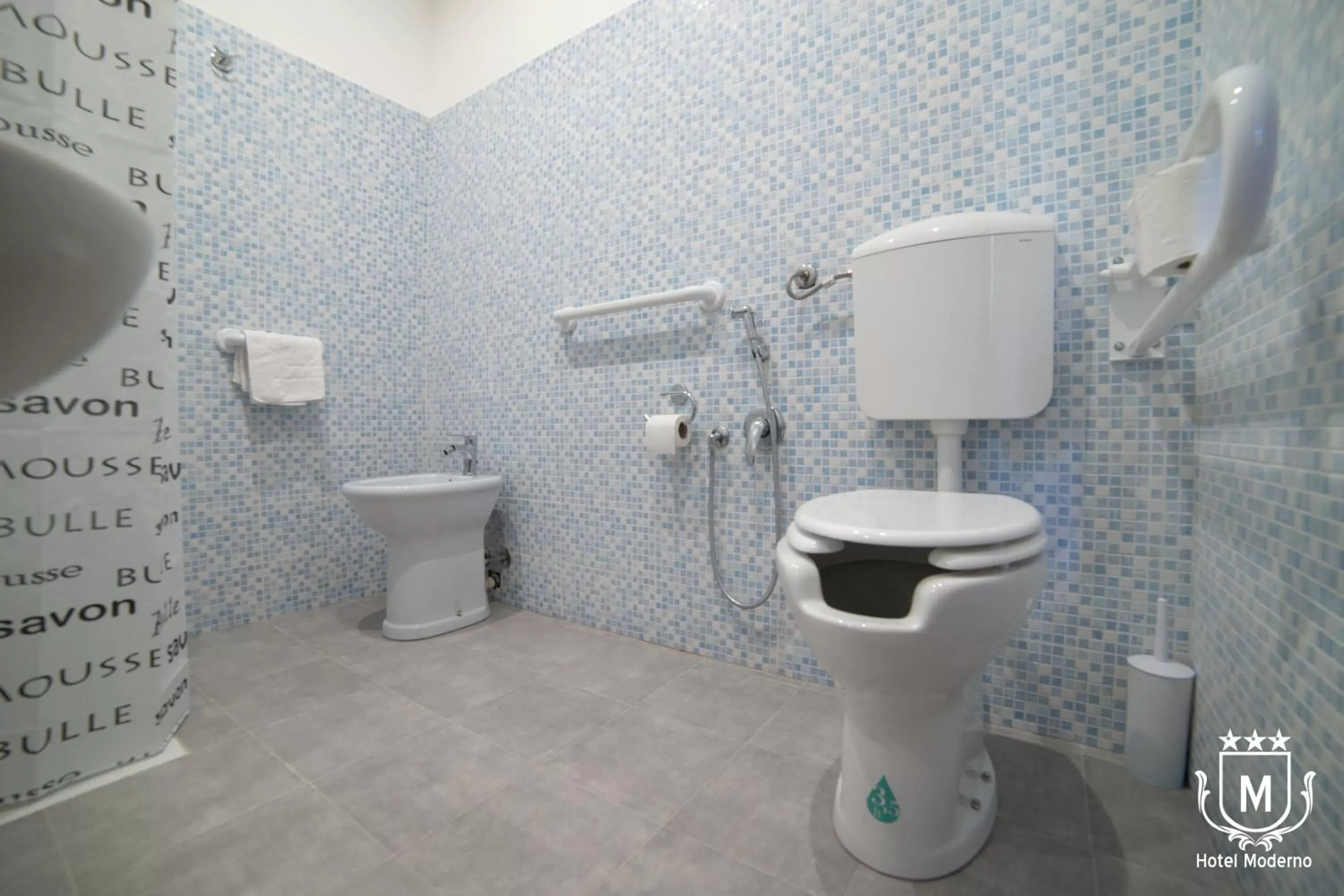 Toilet, Bathroom in Hotel Moderno