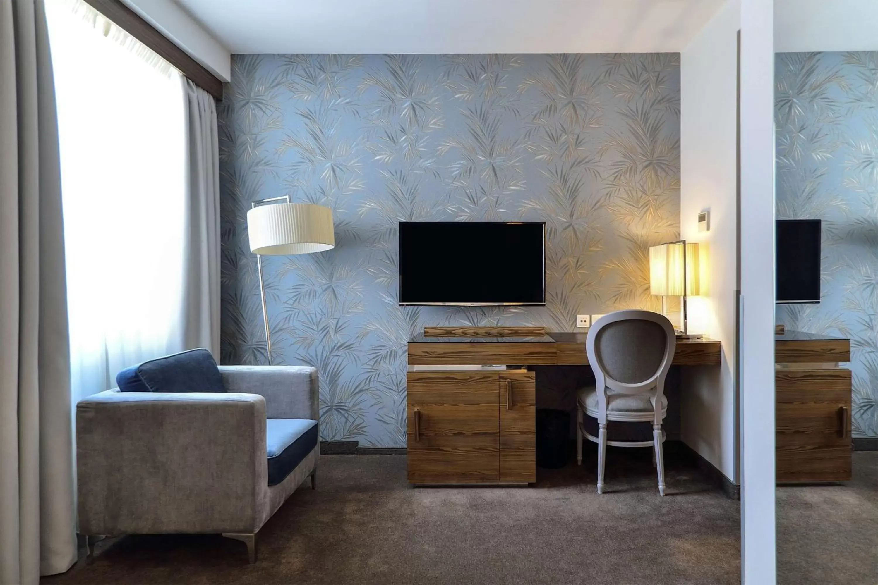 Photo of the whole room, TV/Entertainment Center in Belgrade Art Hotel, a member of Radisson Individuals
