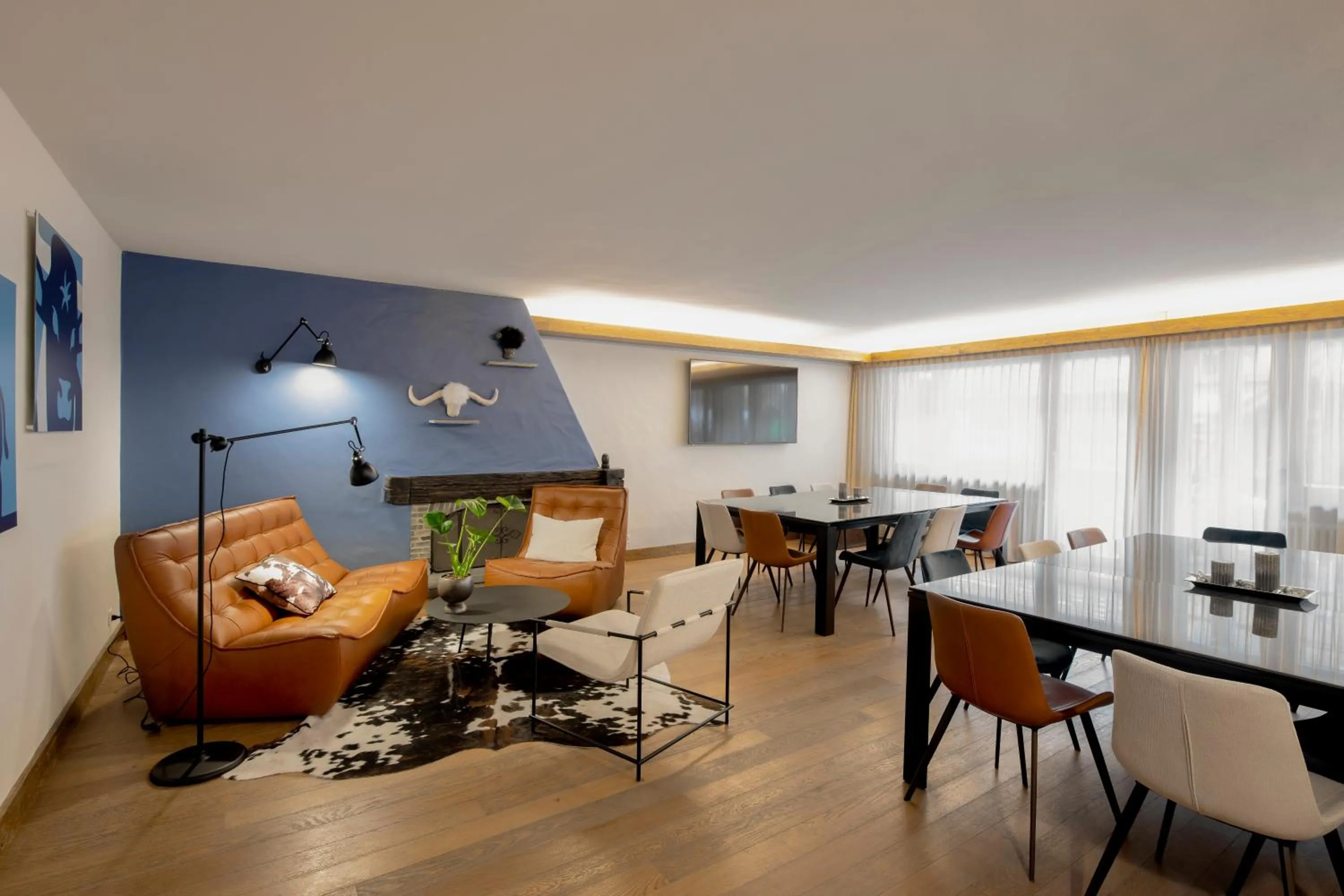 Seating area in Hotel Olympic - Montana Center