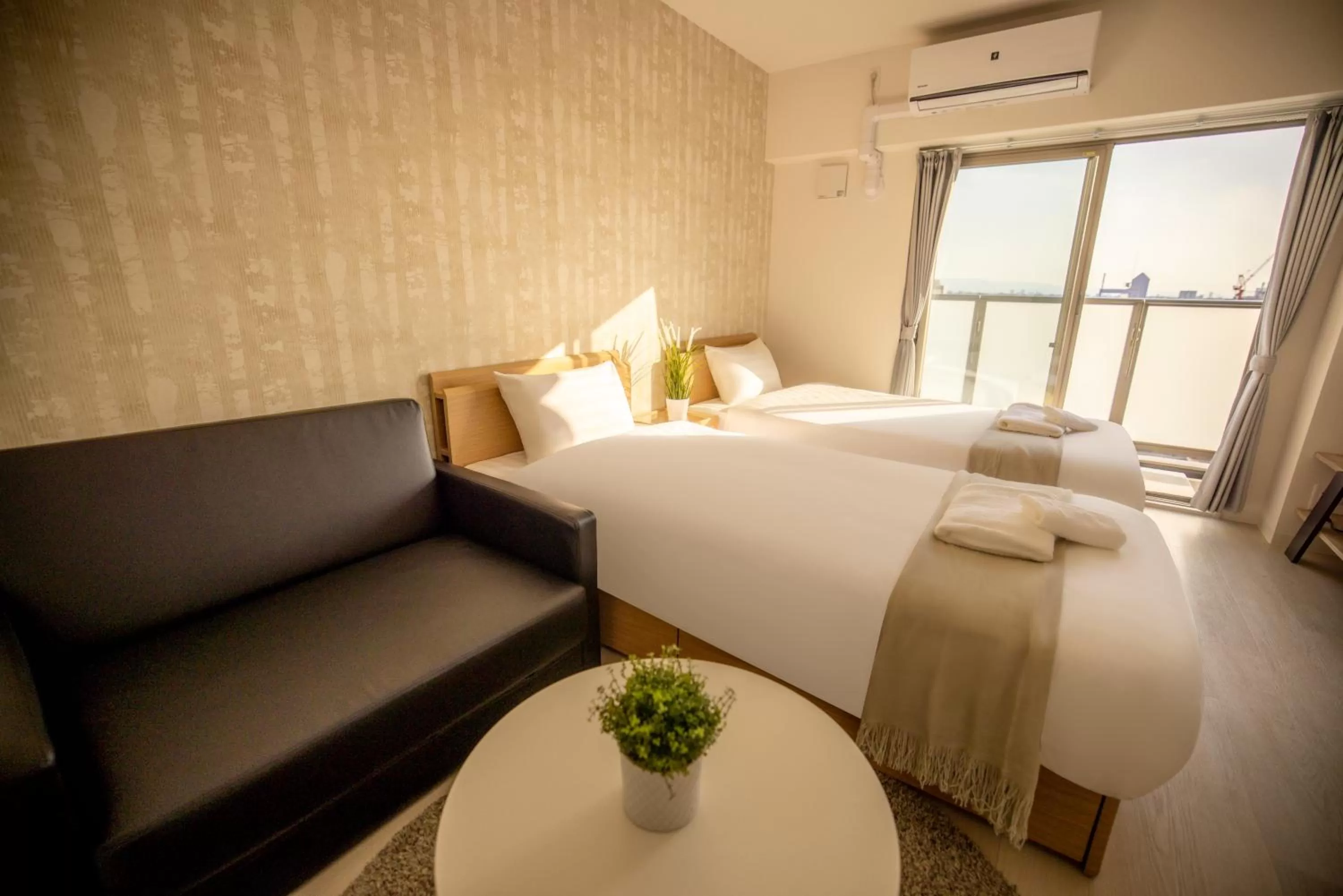 Living room, Bed in RTi Tennoji
