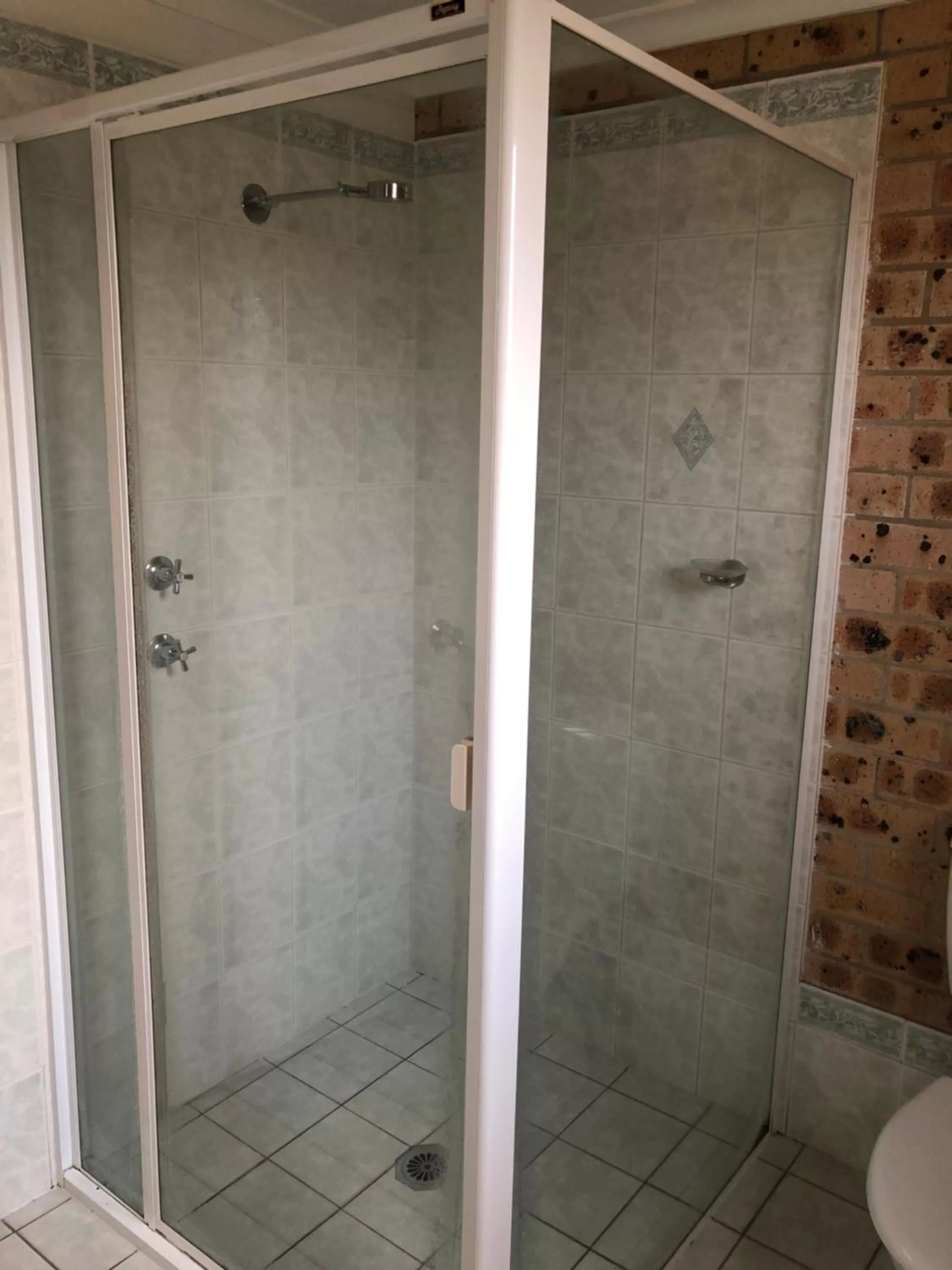 Large Two-Bedroom Suite in Cardiff Motor Inn