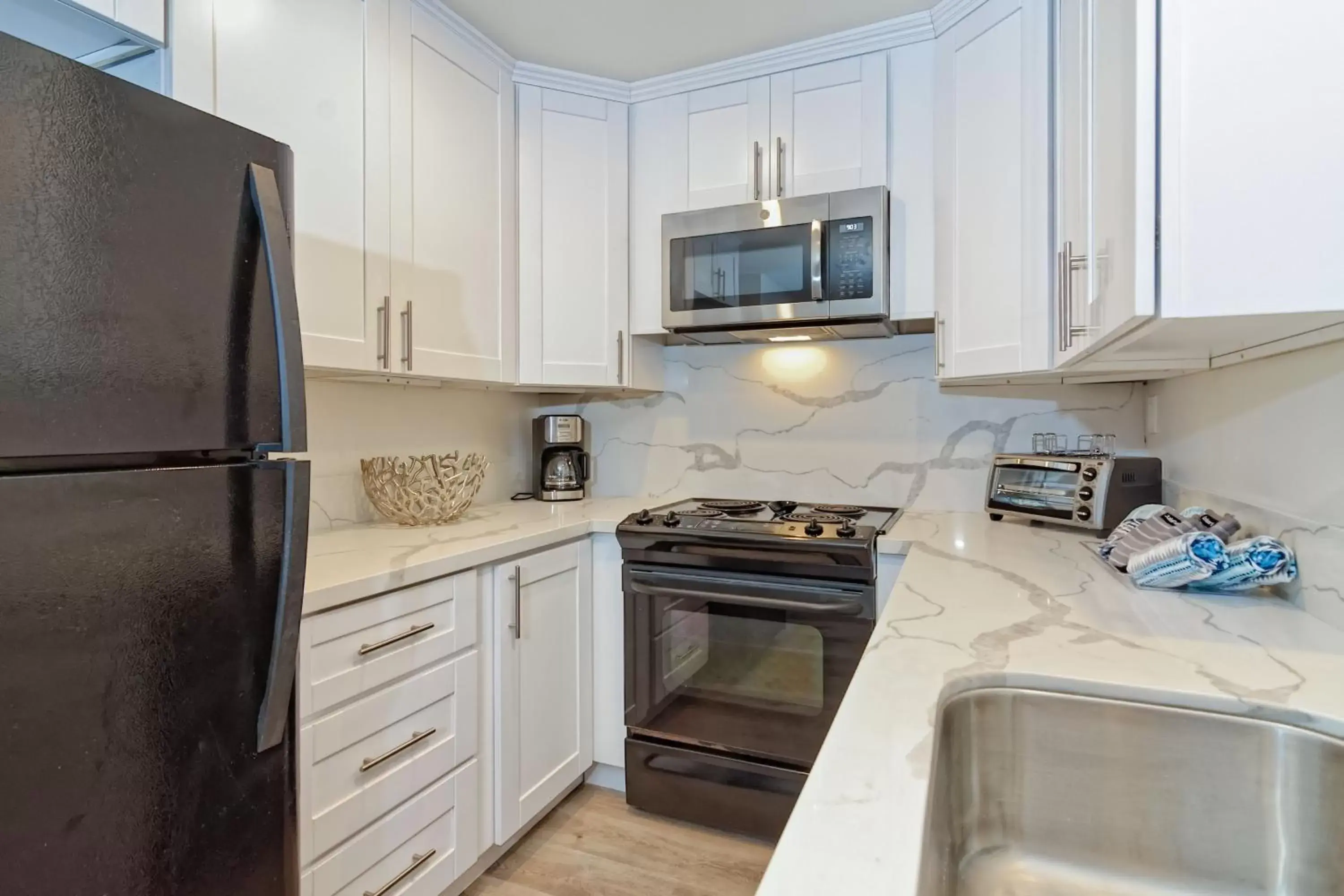 Kitchen/Kitchenette in Ocean Villas Beach Front