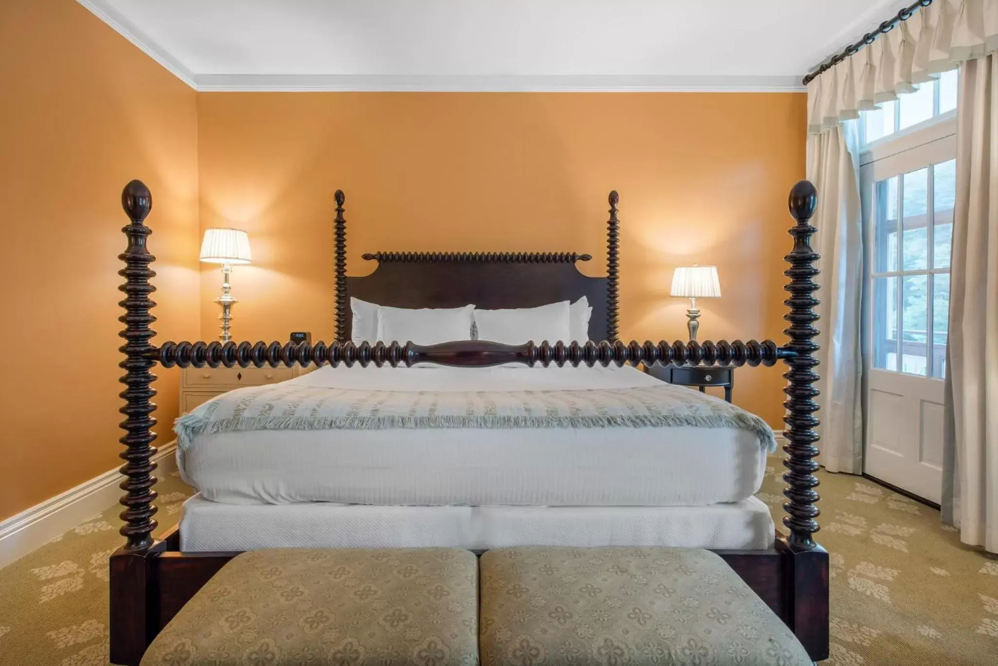 Photo of the whole room, Bed in Omni Bedford Springs Resort