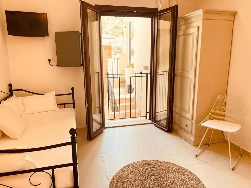 TV/Entertainment Center in B&B Dimora Dorgali