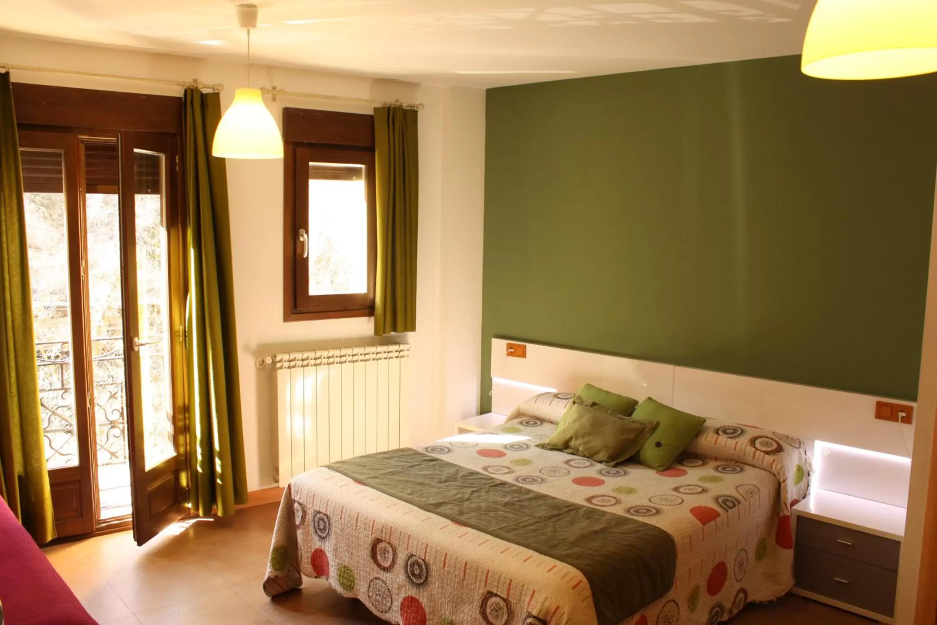 Decorative detail, Bed in Hostal La Ribera del Júcar