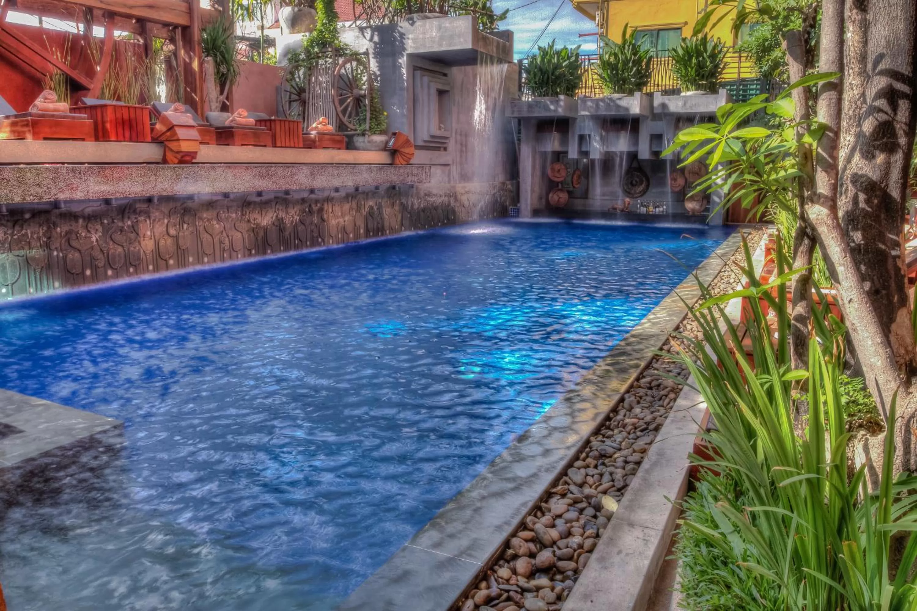 Swimming pool in Golden Temple Residence
