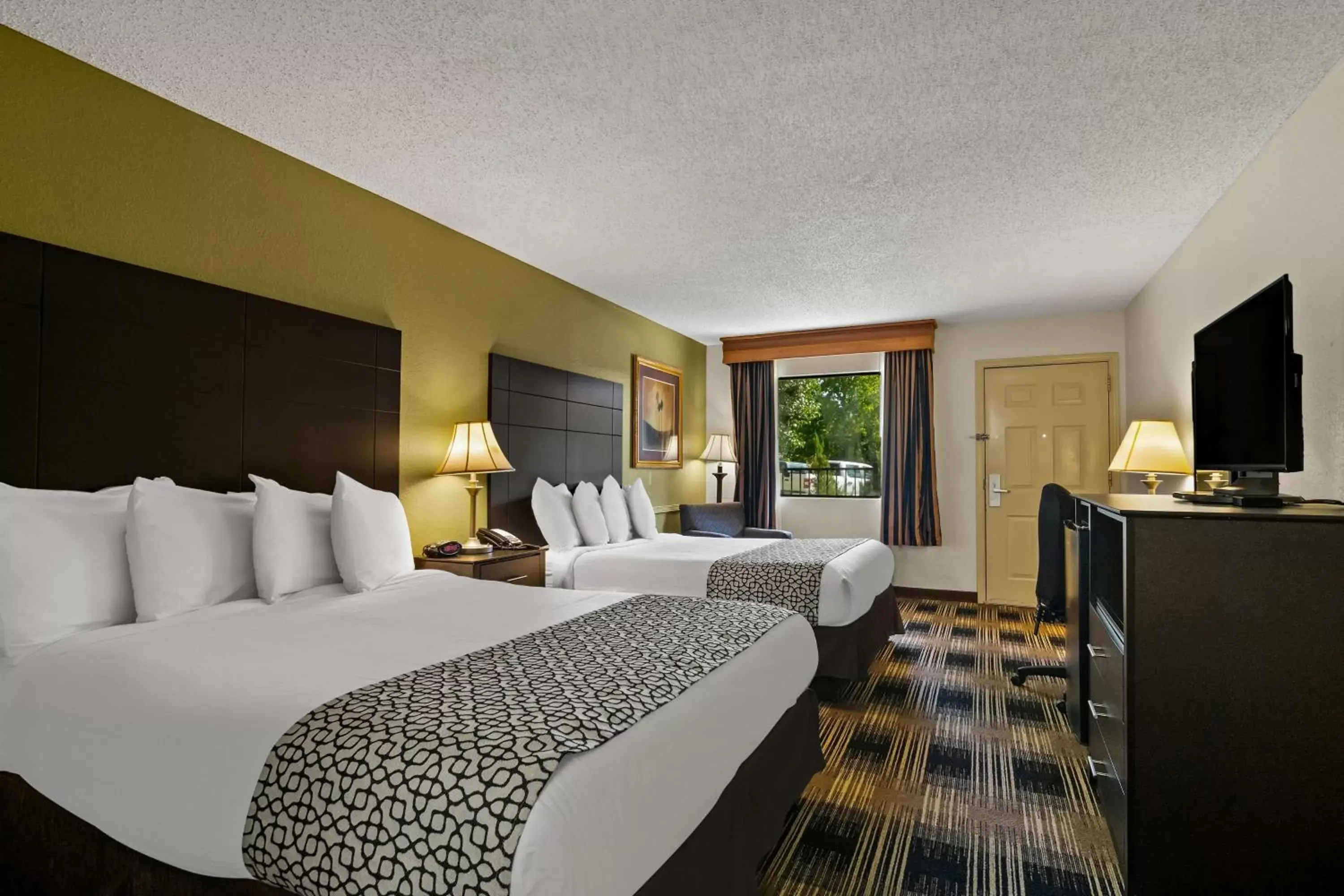 Bedroom, Bed in Best Western Windsor Suites Bedroom, Bed in Best Western Windsor Suites