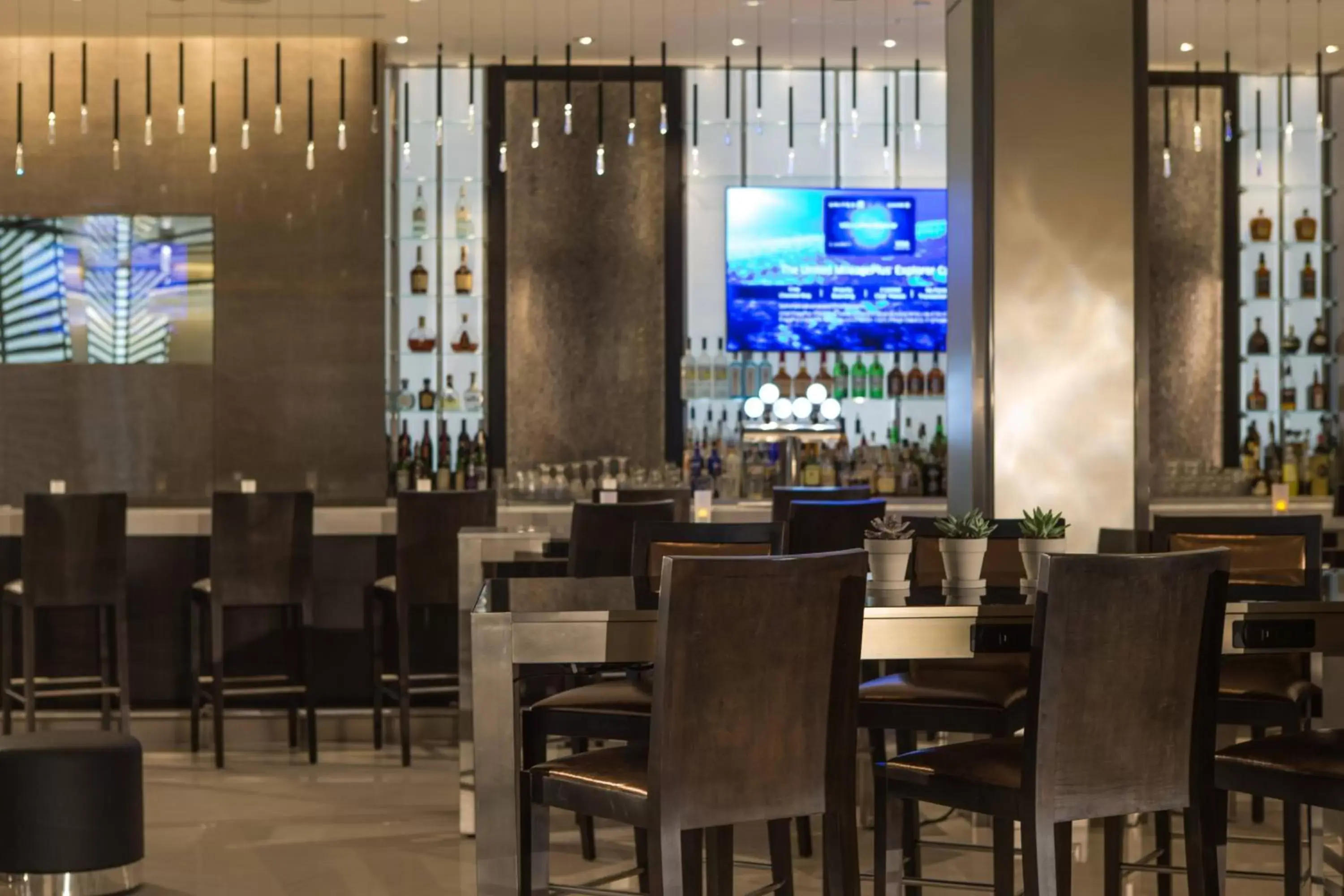 Lobby or reception in Hotel Chicago Downtown, Autograph Collection Lobby or reception in Hotel Chicago Downtown, Autograph Collection