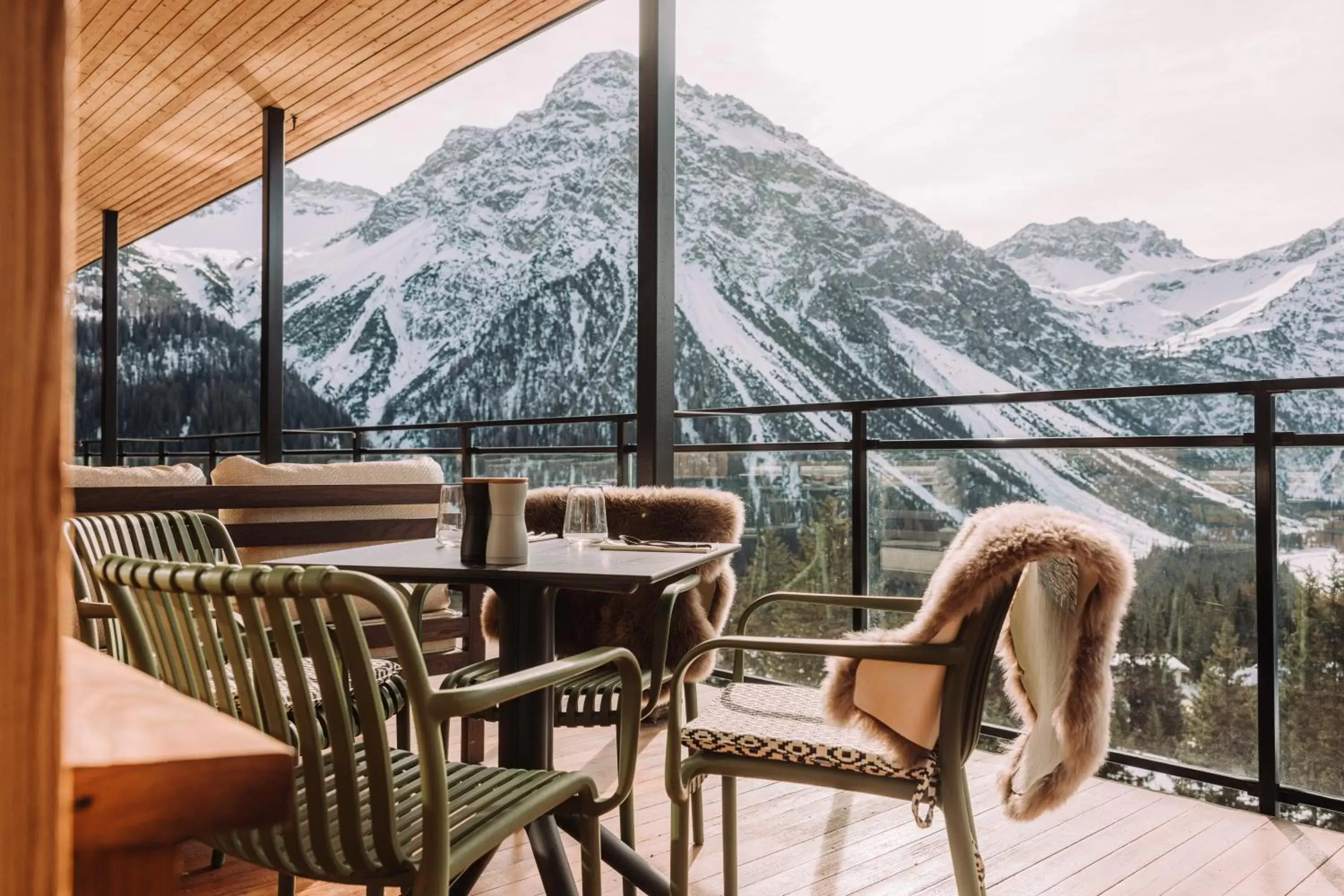 Restaurant/places to eat, Mountain View in Faern Arosa Altein