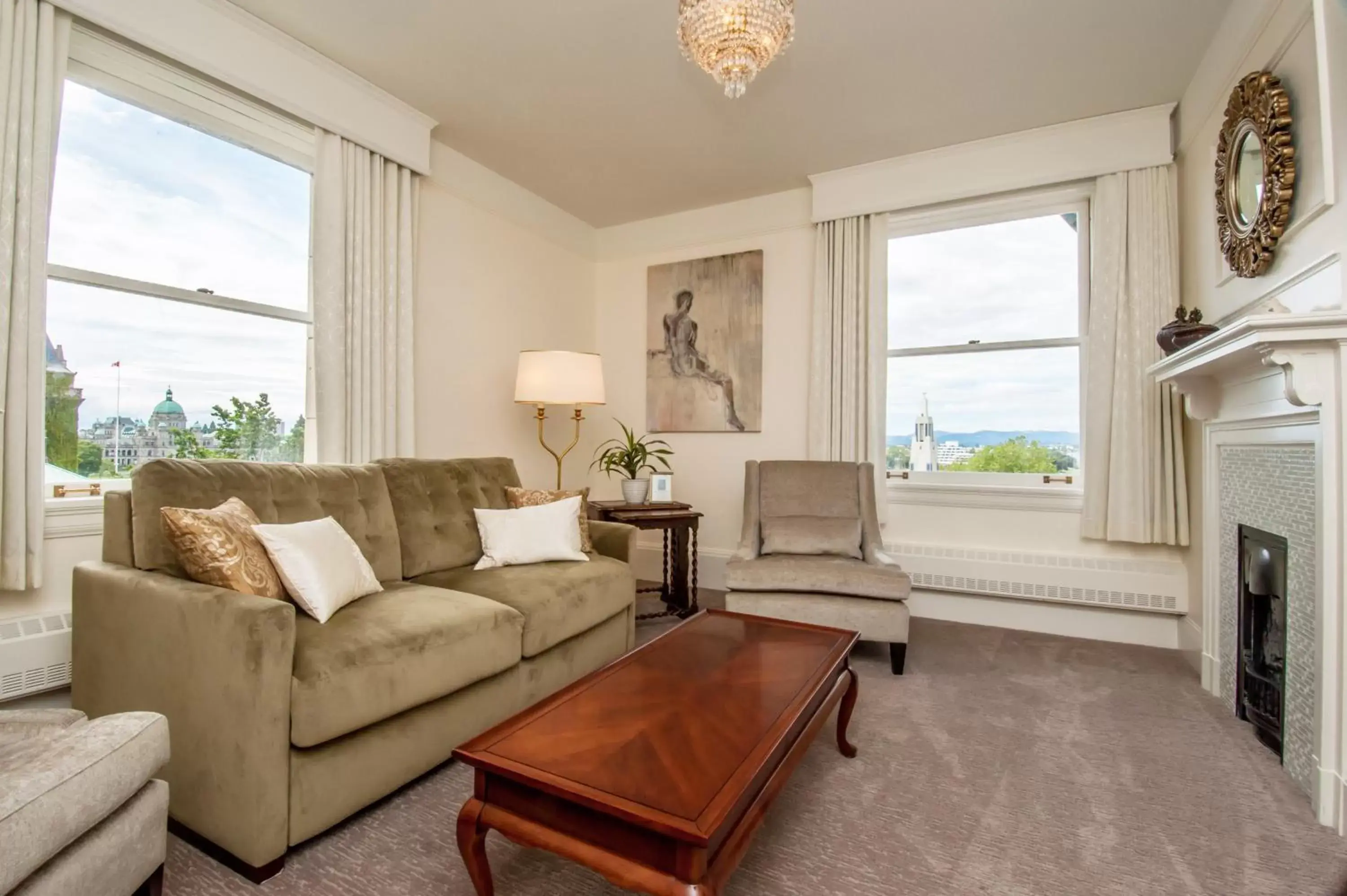 Living room, Seating Area in The Inn at the Union Club of British Columbia