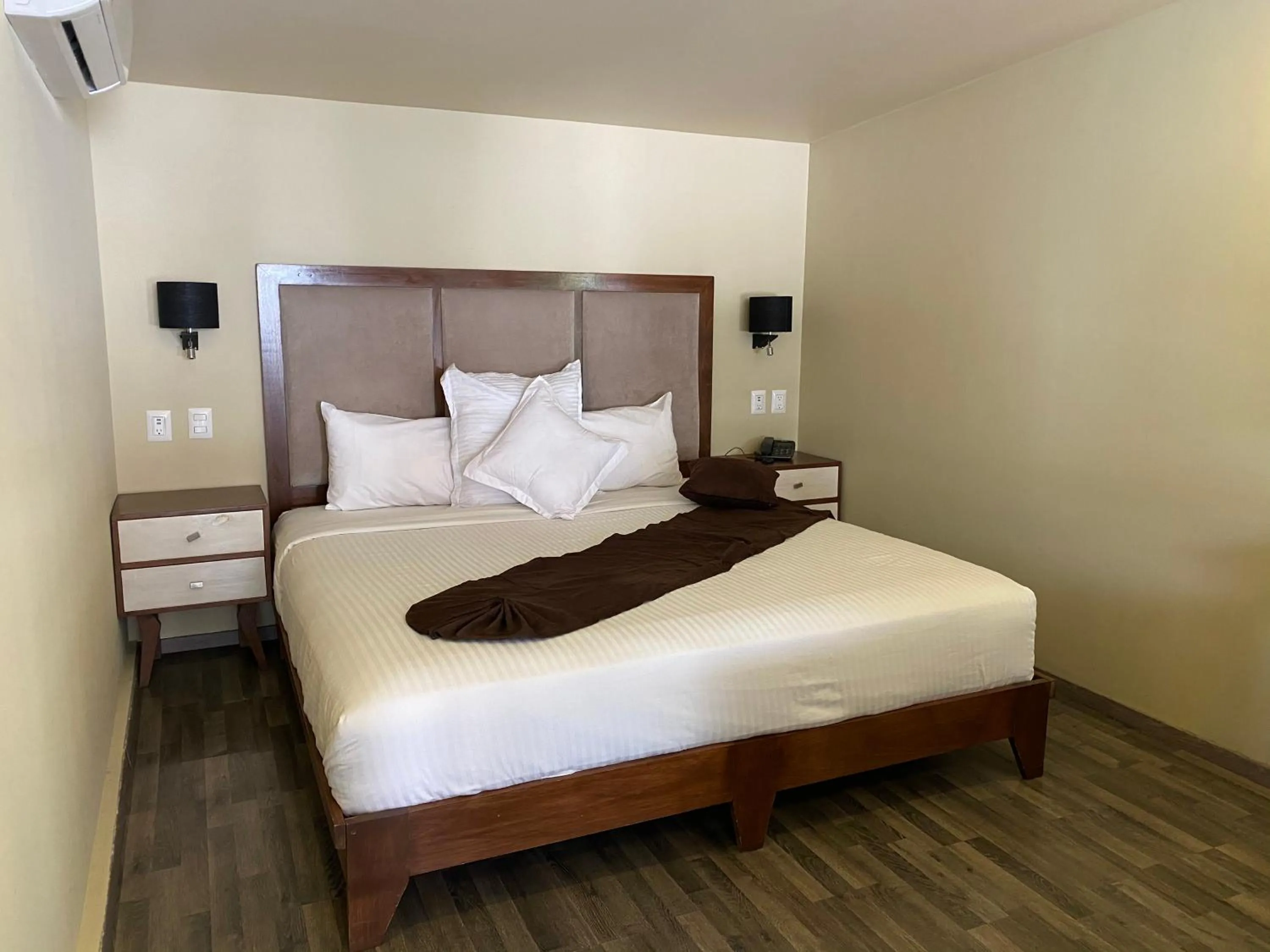 Bed in Suites Lerma 205